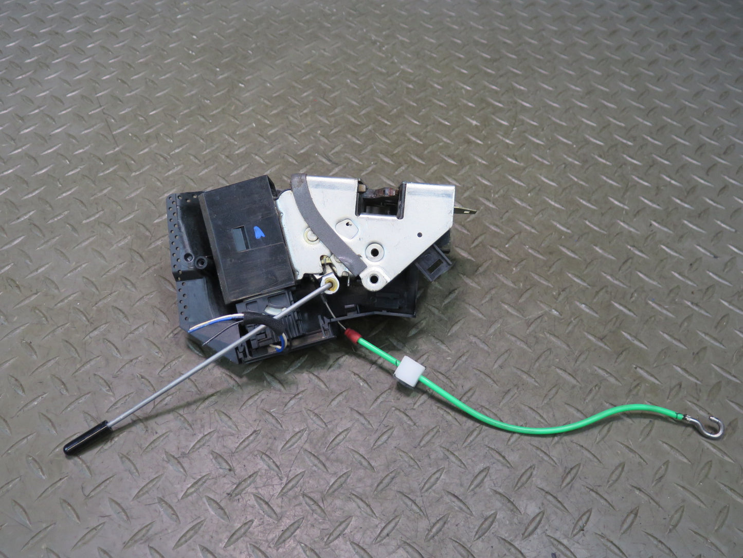 97-03 BMW E39 540i Front Right Door Lock Latch Actuator OEM