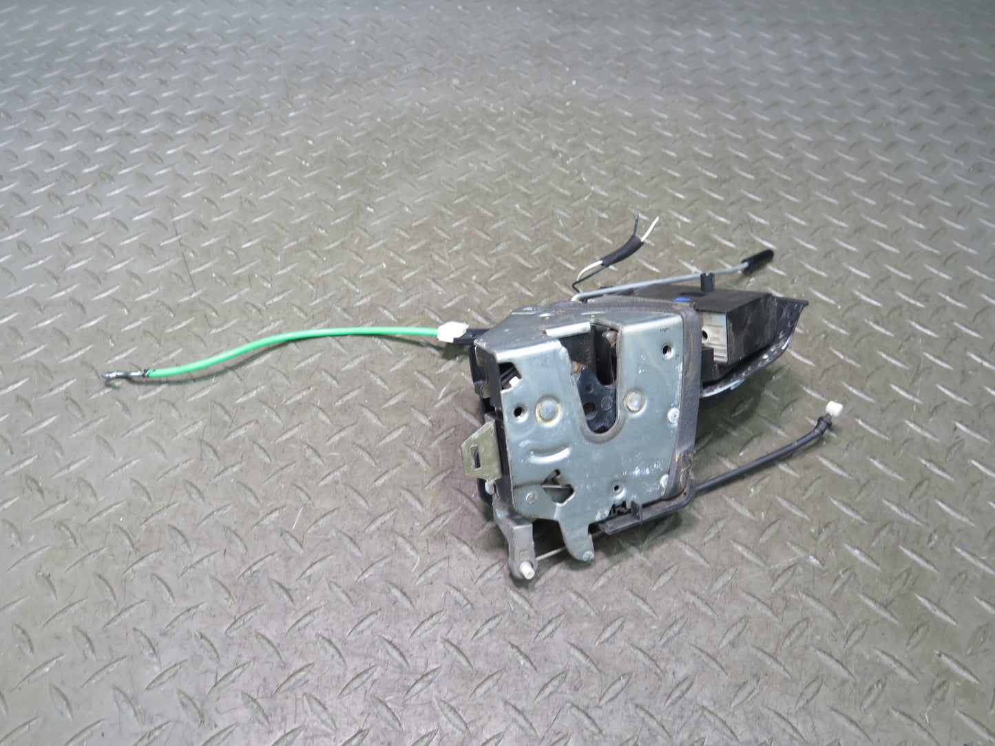 97-03 BMW E39 540i Front Right Door Lock Latch Actuator OEM