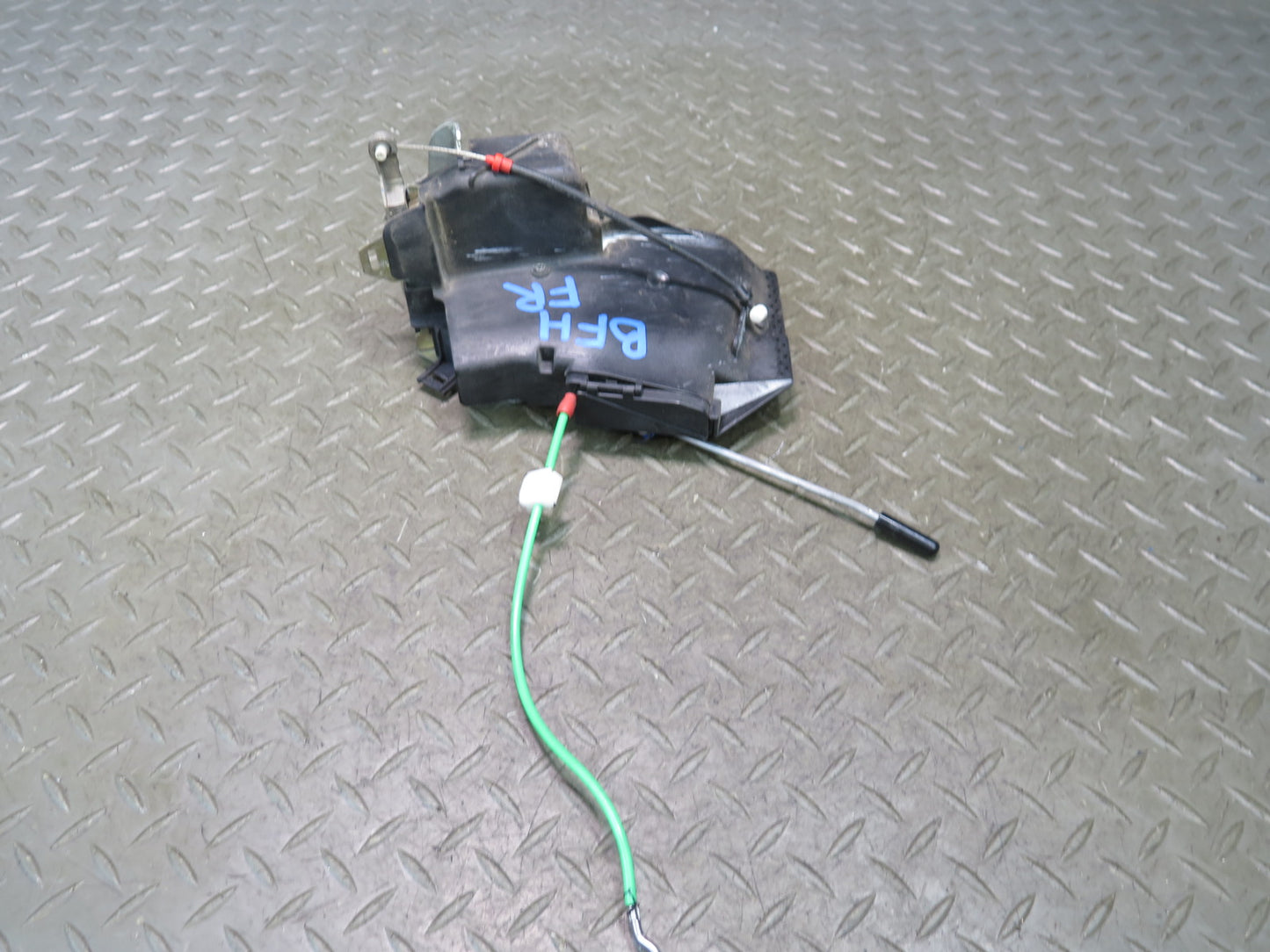 97-03 BMW E39 540i Front Right Door Lock Latch Actuator OEM