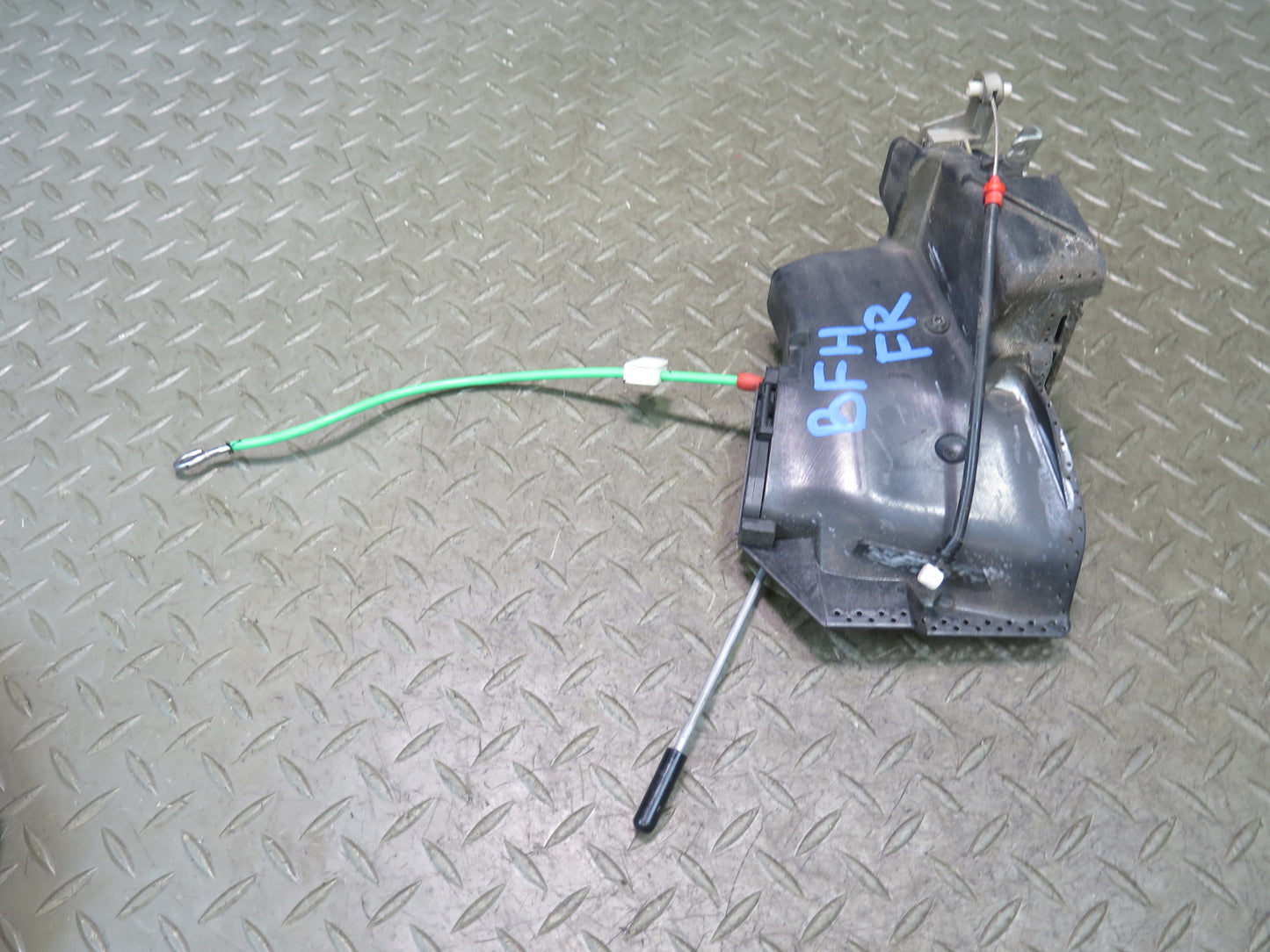97-03 BMW E39 540i Front Right Door Lock Latch Actuator OEM
