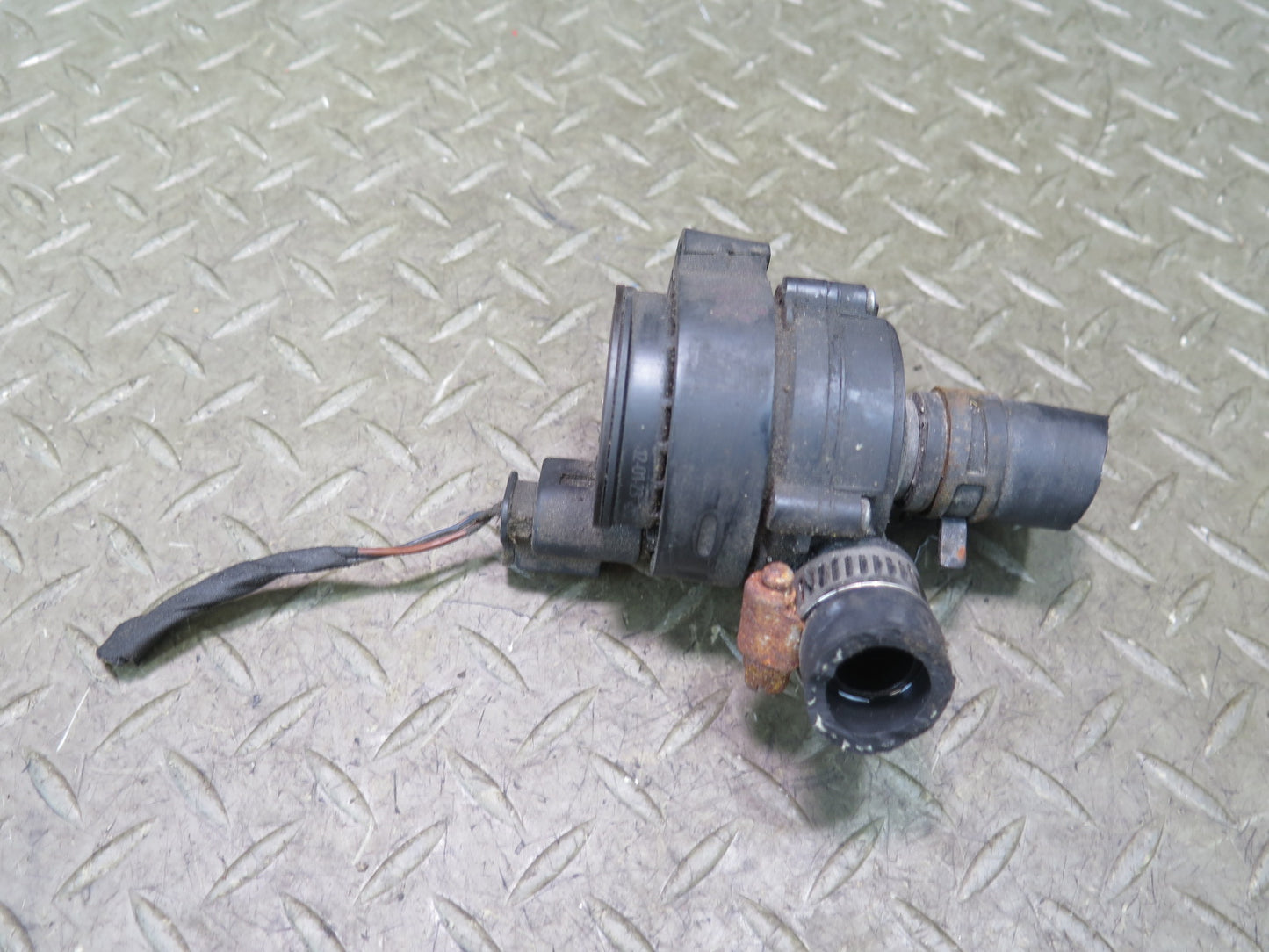 2012-2015 Mercedes X166 W166 ML Engine Auxiliary AUX Coolant Water Pump OEM