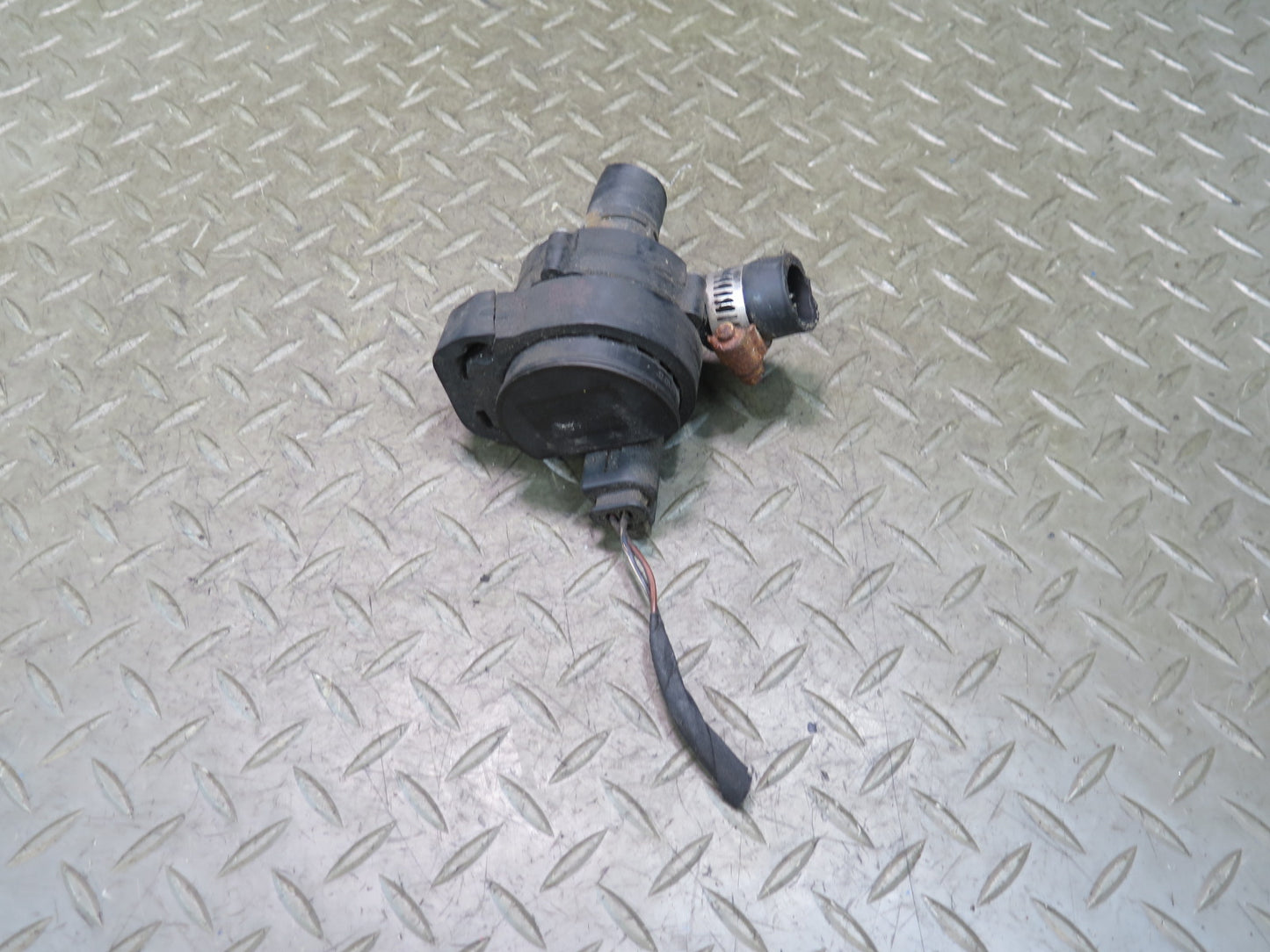 2012-2015 Mercedes X166 W166 ML Engine Auxiliary AUX Coolant Water Pump OEM