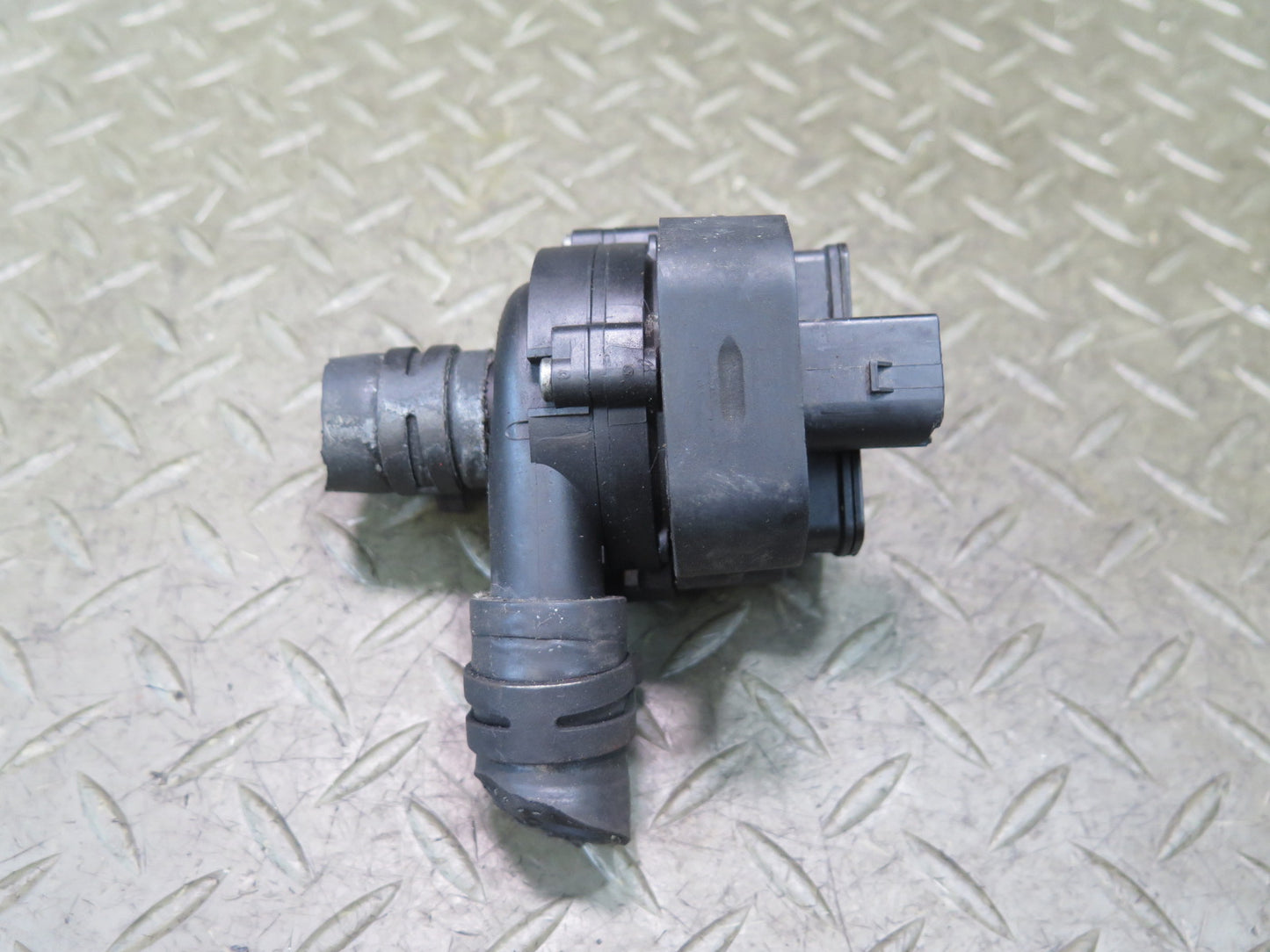 2012-2015 Mercedes X166 W166 Ml-class Ngine Auxiliary AUX Coolant Water Pump