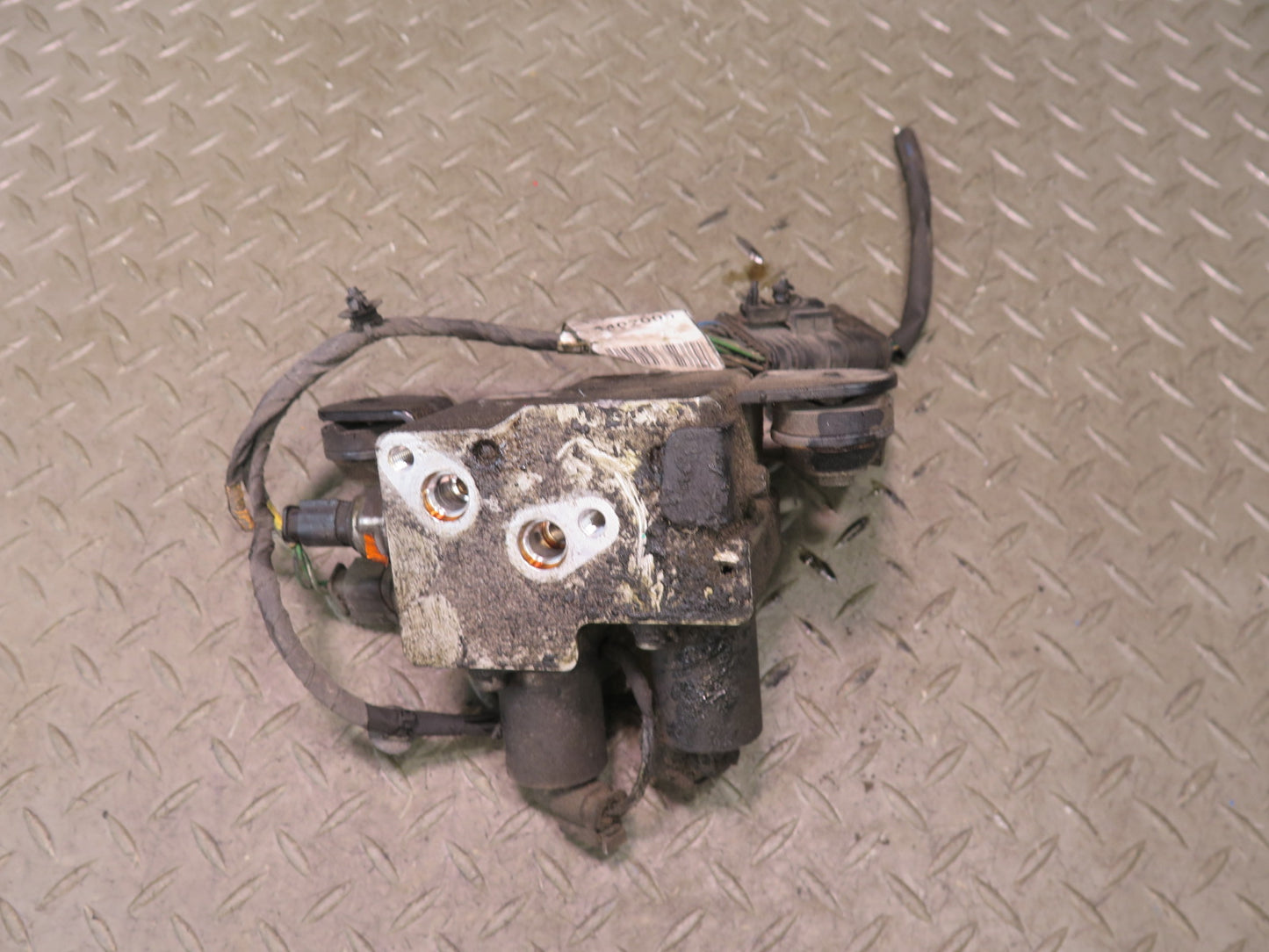 2012-2015 Mercedes W166 ML Rear Active Sway Bar Suspension Valve Block OEM