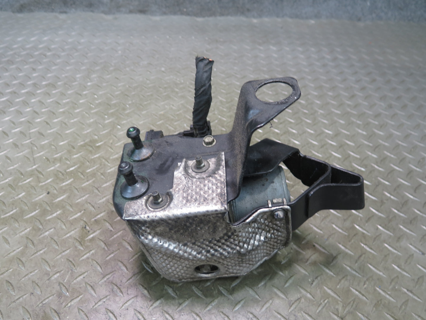 2012-2015 Mercedes W166 ML63 AMG Anti Lock Brake ABS Pump Module Unit