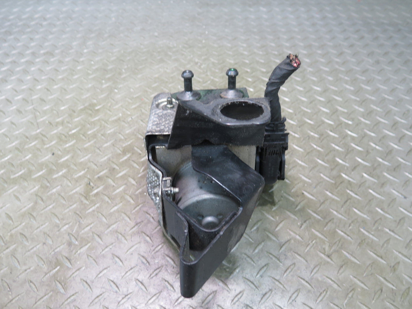 2012-2015 Mercedes W166 ML63 AMG Anti Lock Brake ABS Pump Module Unit