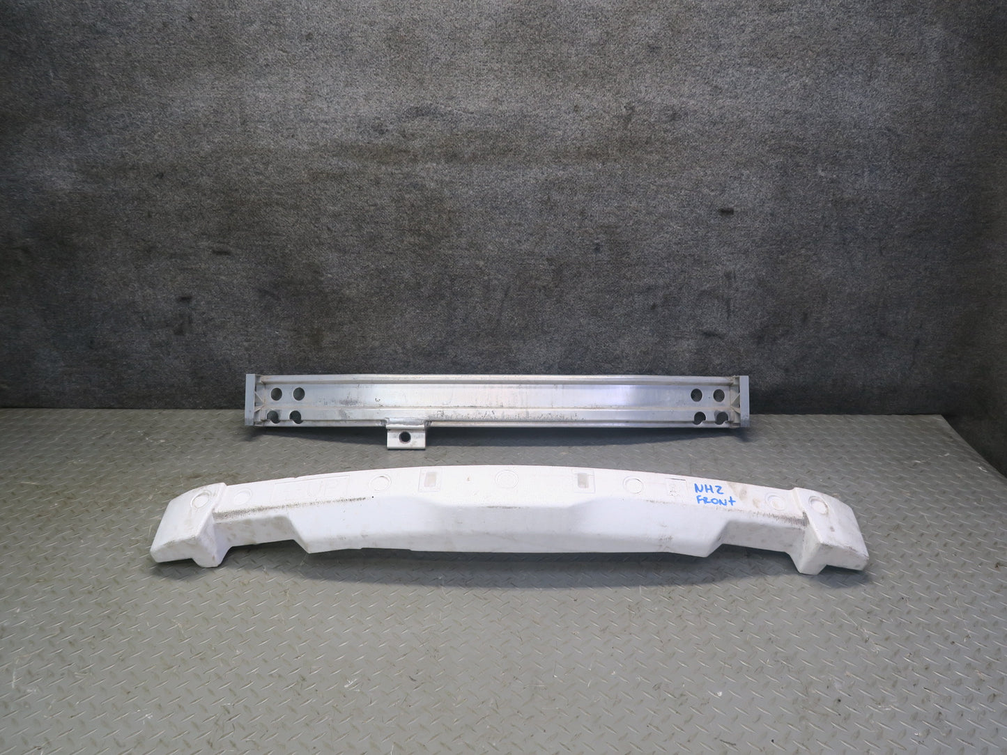 09-20 Nissan Z34 370Z Front Bumper Impact Reinforcement Bar w Foam Set Damaged