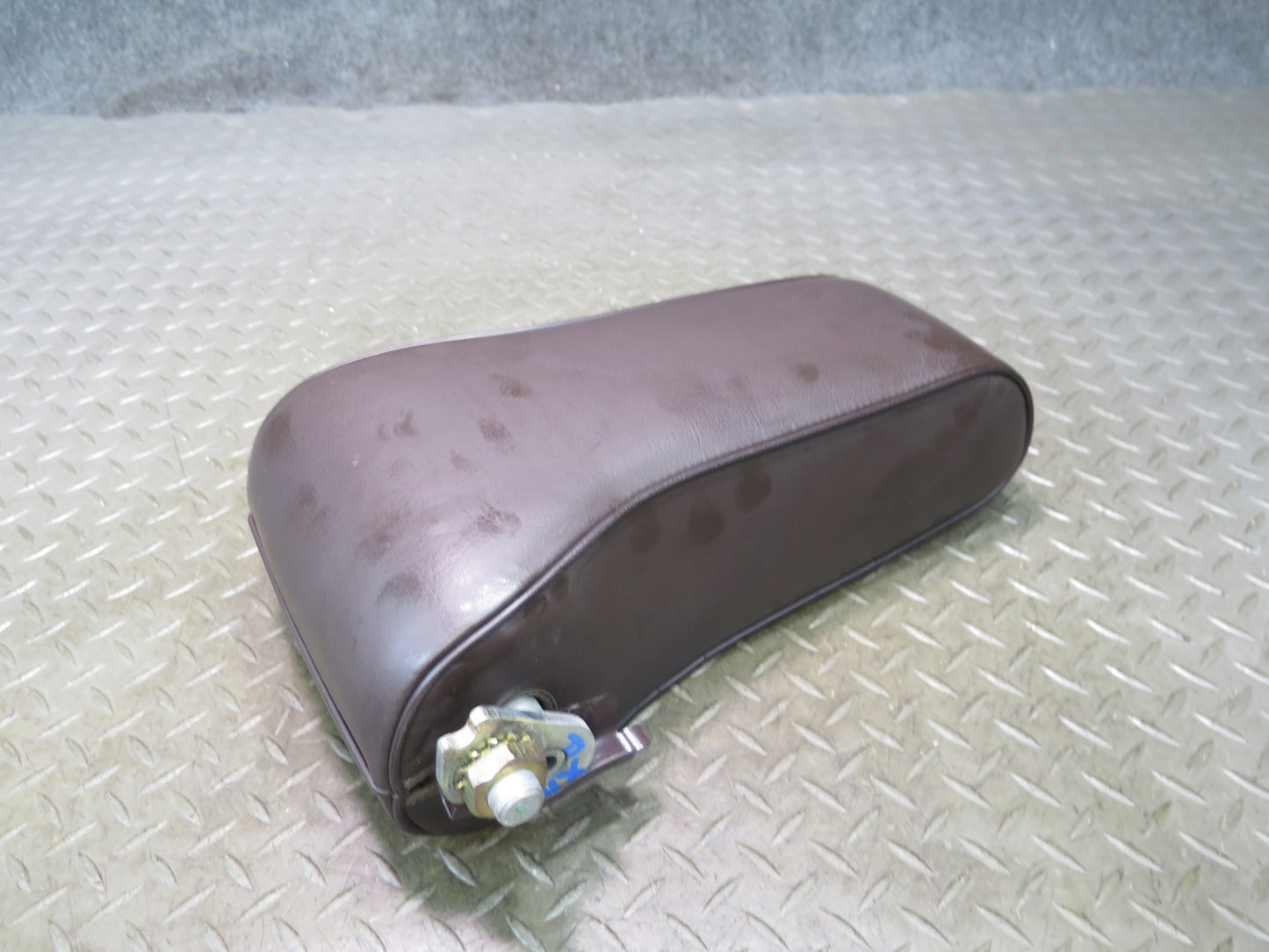 86-91 Mercedes W126 Front Left Driver Seat Leather Armrest Brasil OEM