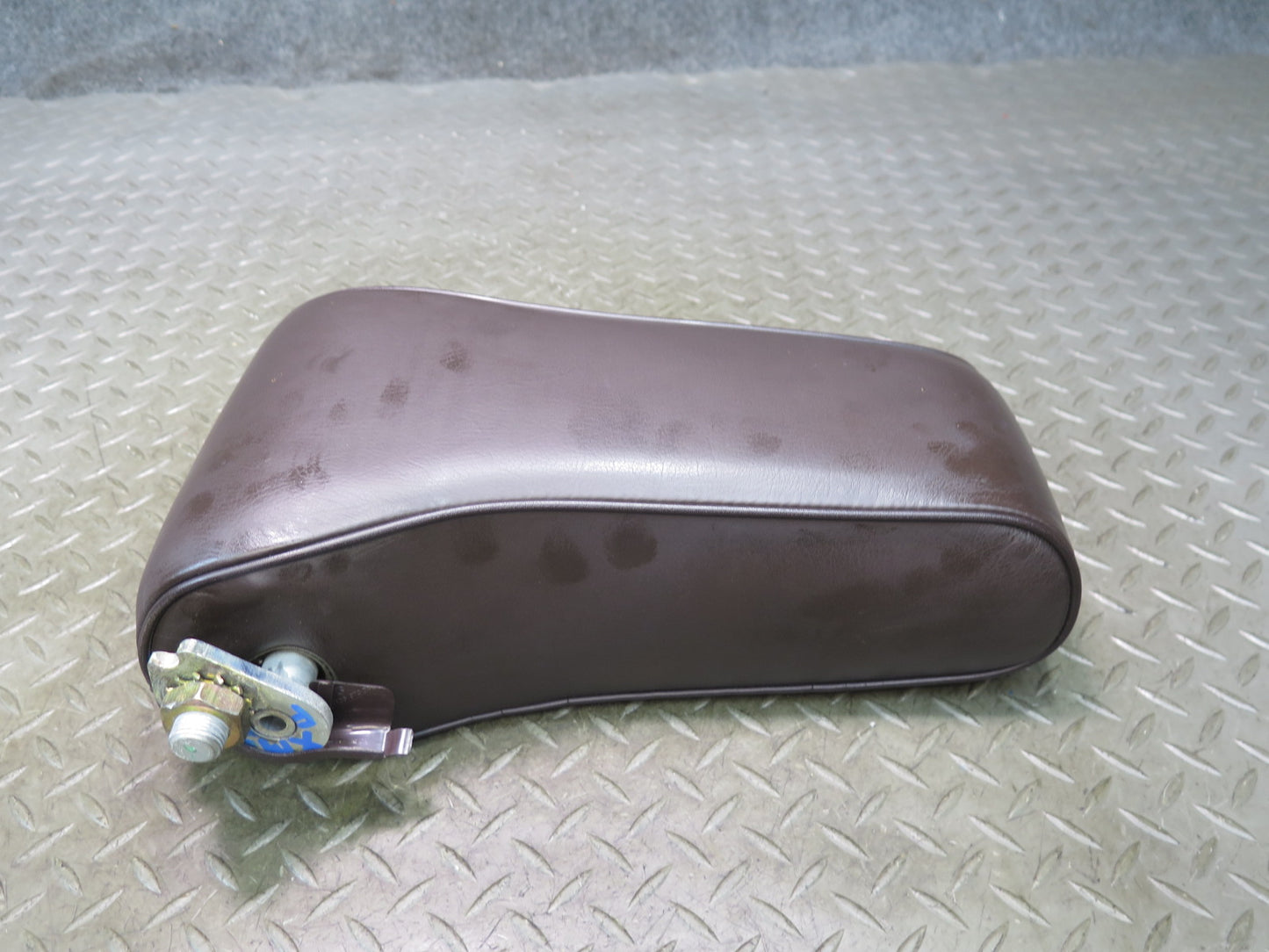 86-91 Mercedes W126 Front Left Driver Seat Leather Armrest Brasil OEM