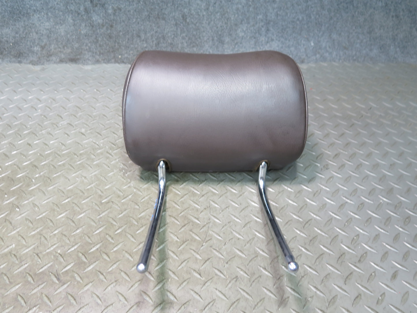 86-91 Mercedes W126 560SEL Set of 2 Rear Left Right Leather Headrest Brasil OEM