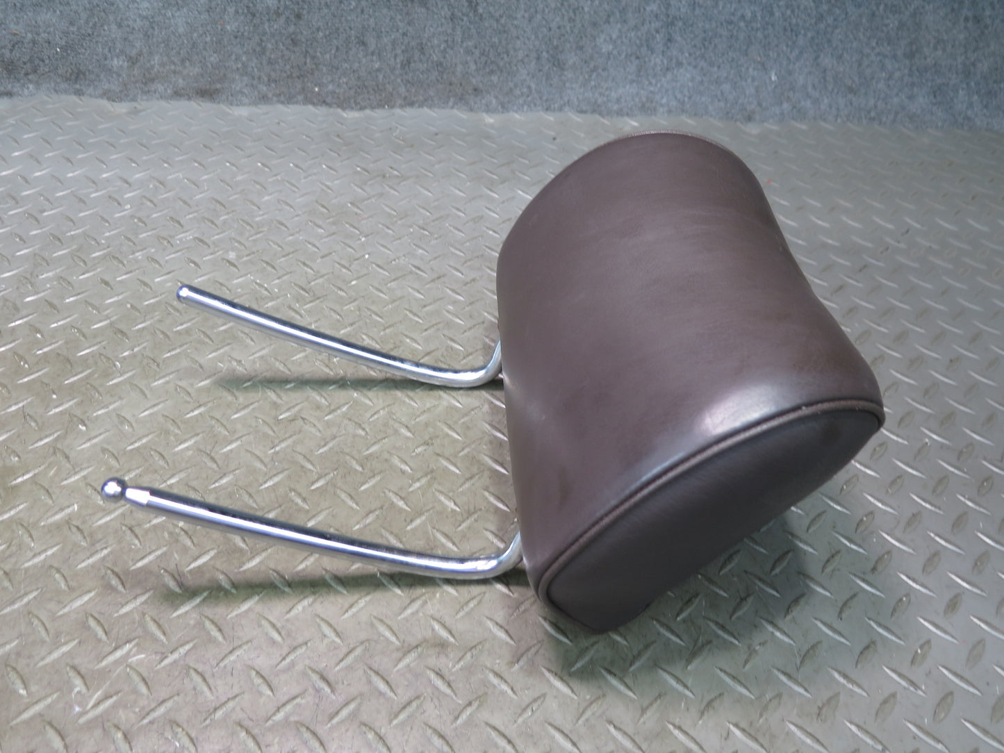 86-91 Mercedes W126 560SEL Set of 2 Rear Left Right Leather Headrest Brasil OEM