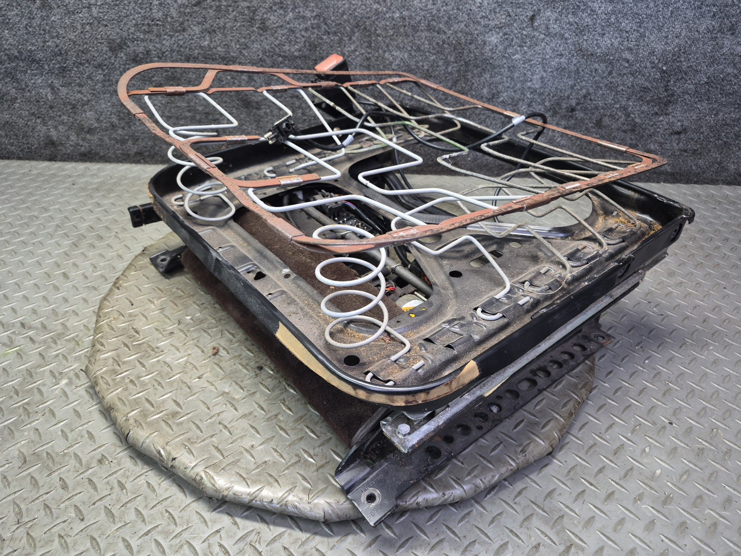 86-91 Mercedes W126 Sedan Front Left Seat Lower Frame Track Rail w Motors OEM