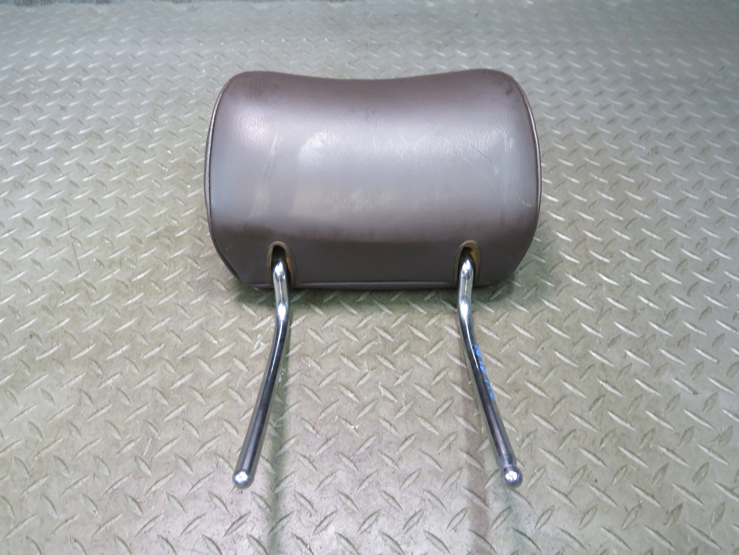 86-91 Mercedes W126 560SEL Set of 2 Rear Left Right Leather Headrest Brasil OEM