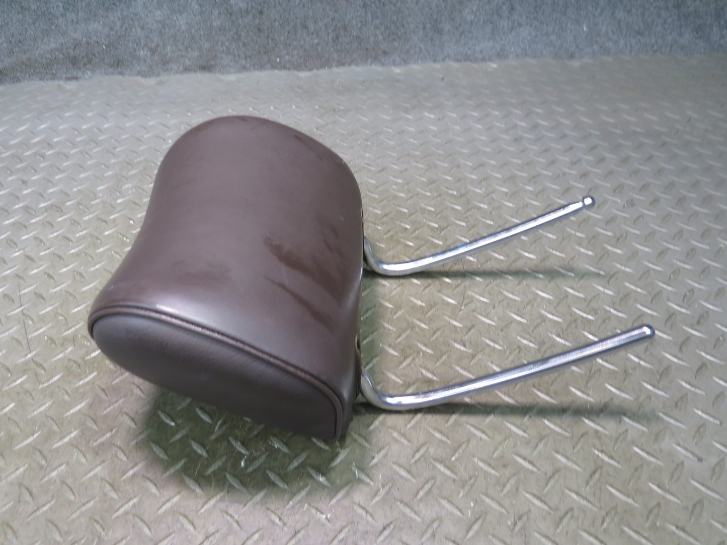 86-91 Mercedes W126 560SEL Set of 2 Rear Left Right Leather Headrest Brasil OEM