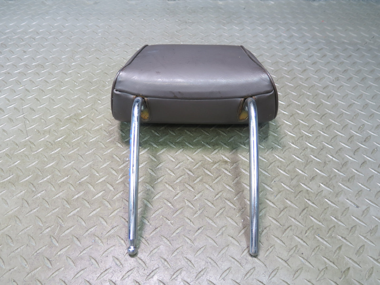 86-91 Mercedes W126 560SEL Set of 2 Rear Left Right Leather Headrest Brasil OEM