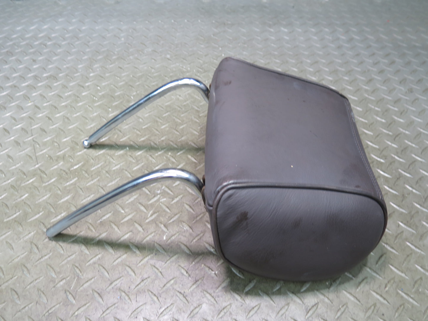 86-91 Mercedes W126 560SEL Set of 2 Rear Left Right Leather Headrest Brasil OEM