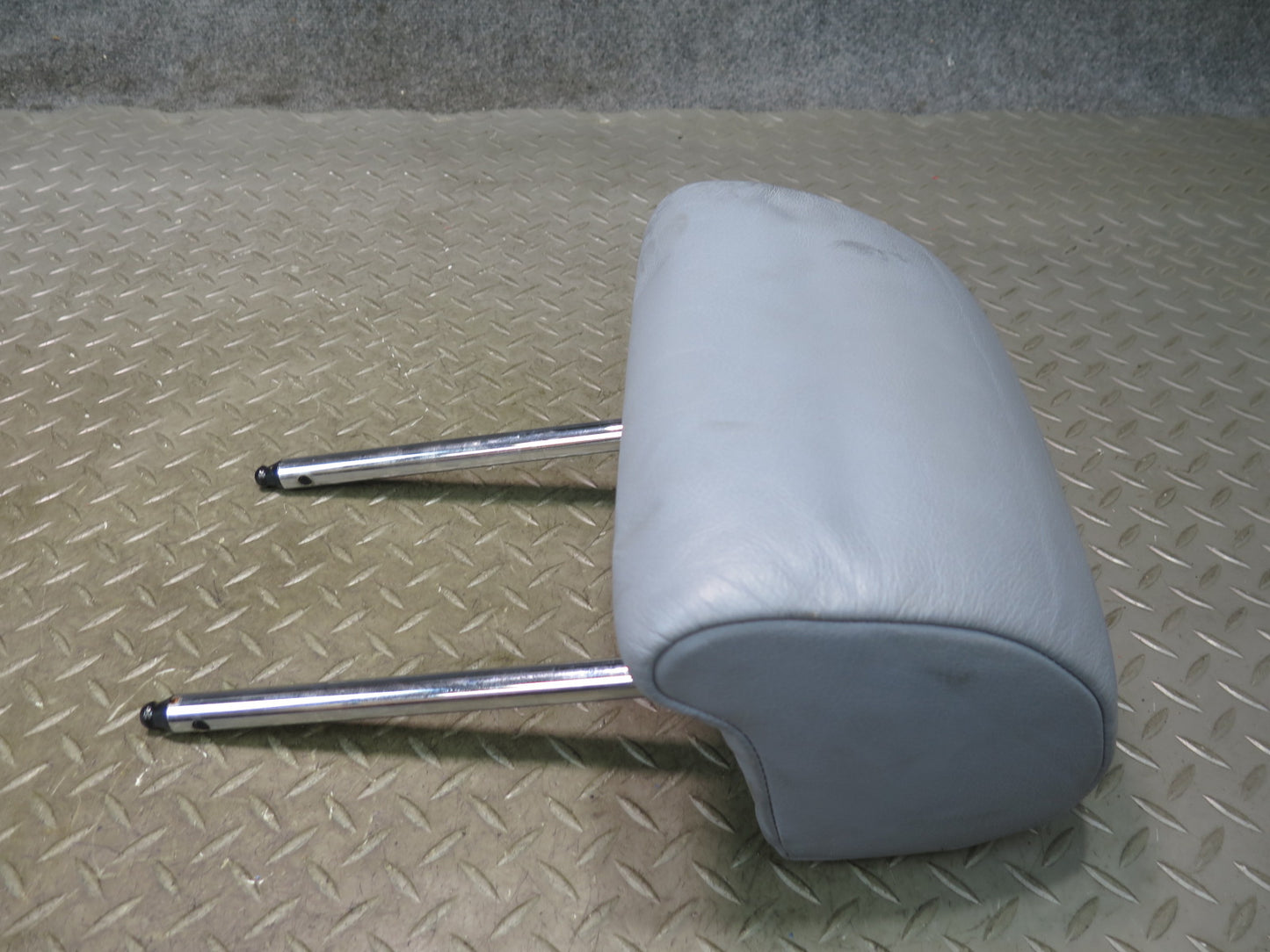 97-03 BMW E39 540i Set of 2 Front Left & Right Seat Leather Headrest Gray OEM