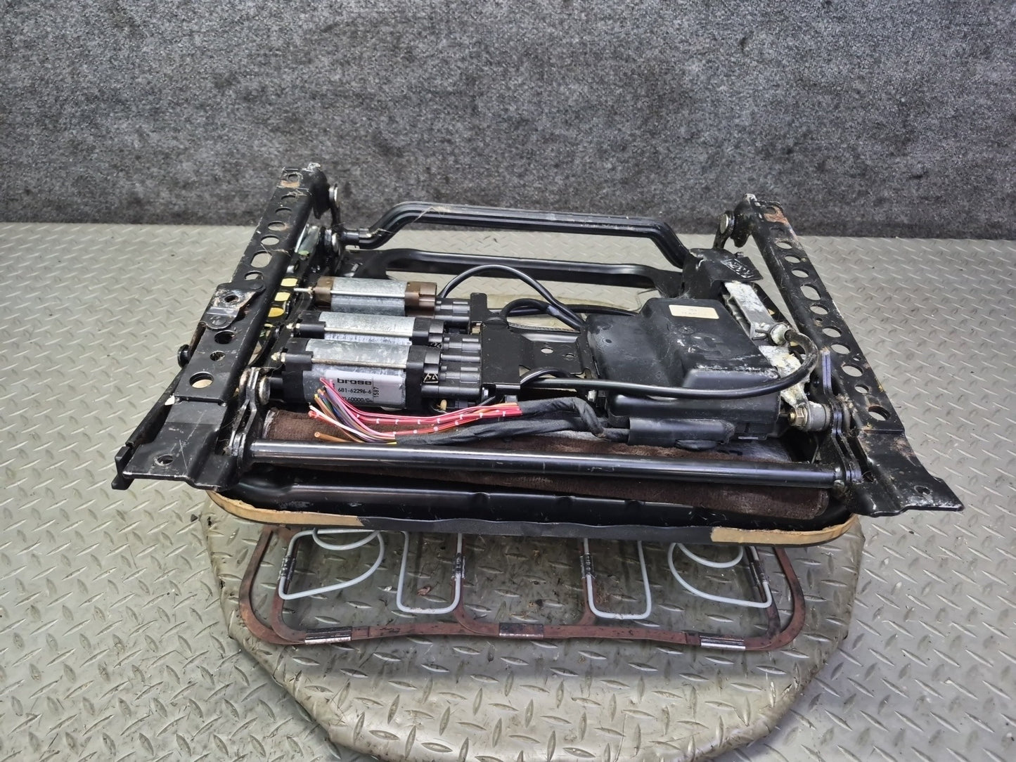 86-91 Mercedes W126 Sedan Front Right Seat Lower Frame Track Rail w Motors OEM