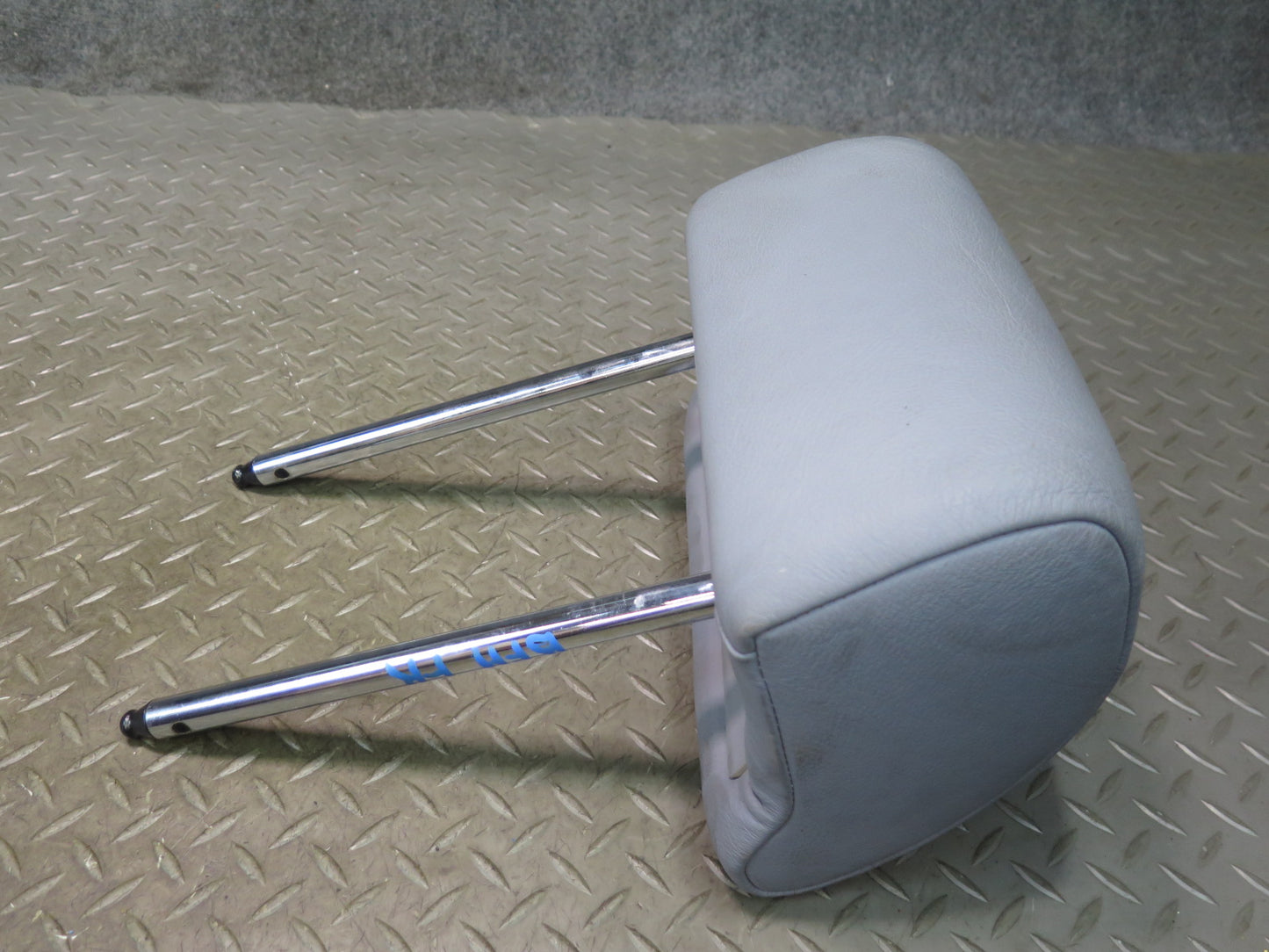 97-03 BMW E39 540i Set of 2 Front Left & Right Seat Leather Headrest Gray OEM