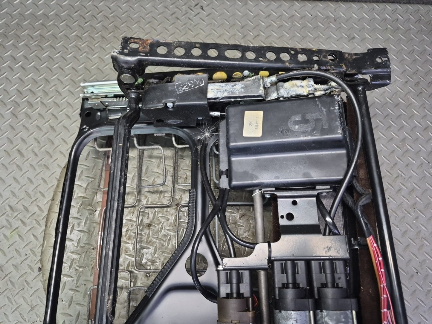 86-91 Mercedes W126 Sedan Front Right Seat Lower Frame Track Rail w Motors OEM