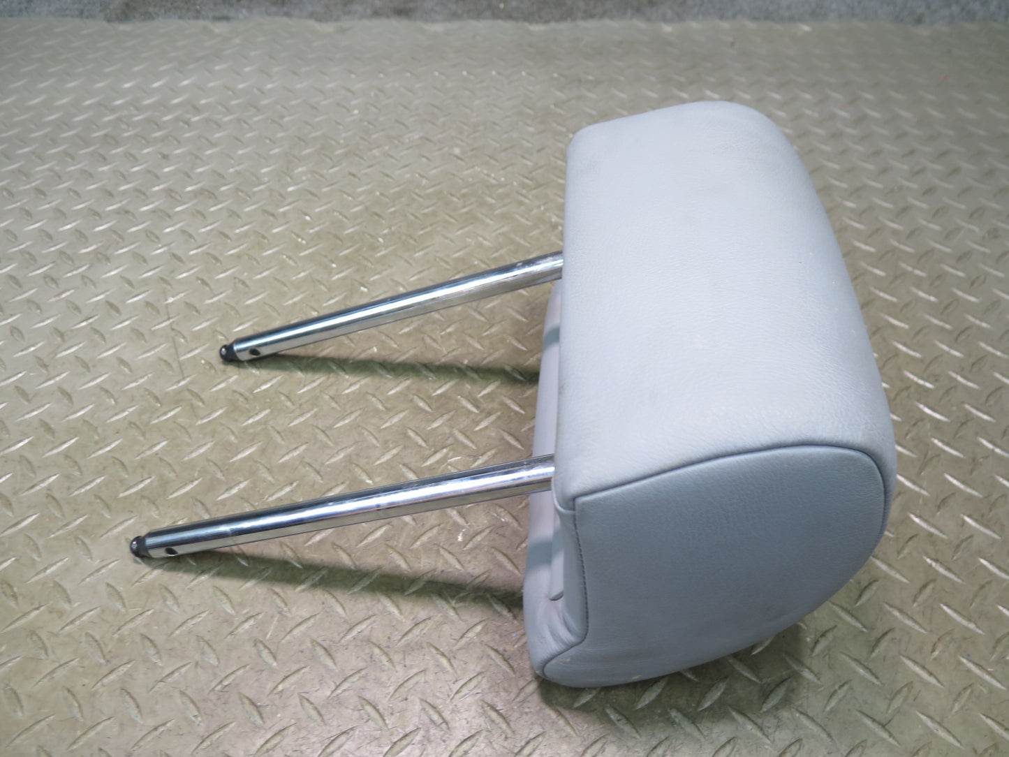 97-03 BMW E39 540i Set of 2 Front Left & Right Seat Leather Headrest Gray OEM