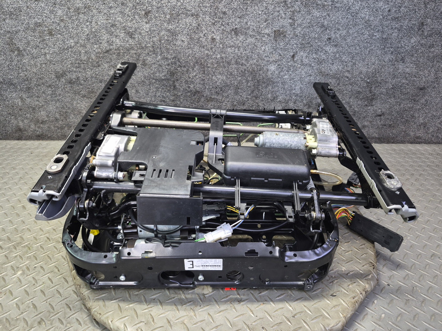 97-03 BMW E39 540i Front Right Seat Lower Frame Track Rail w Motor & Switch OEM