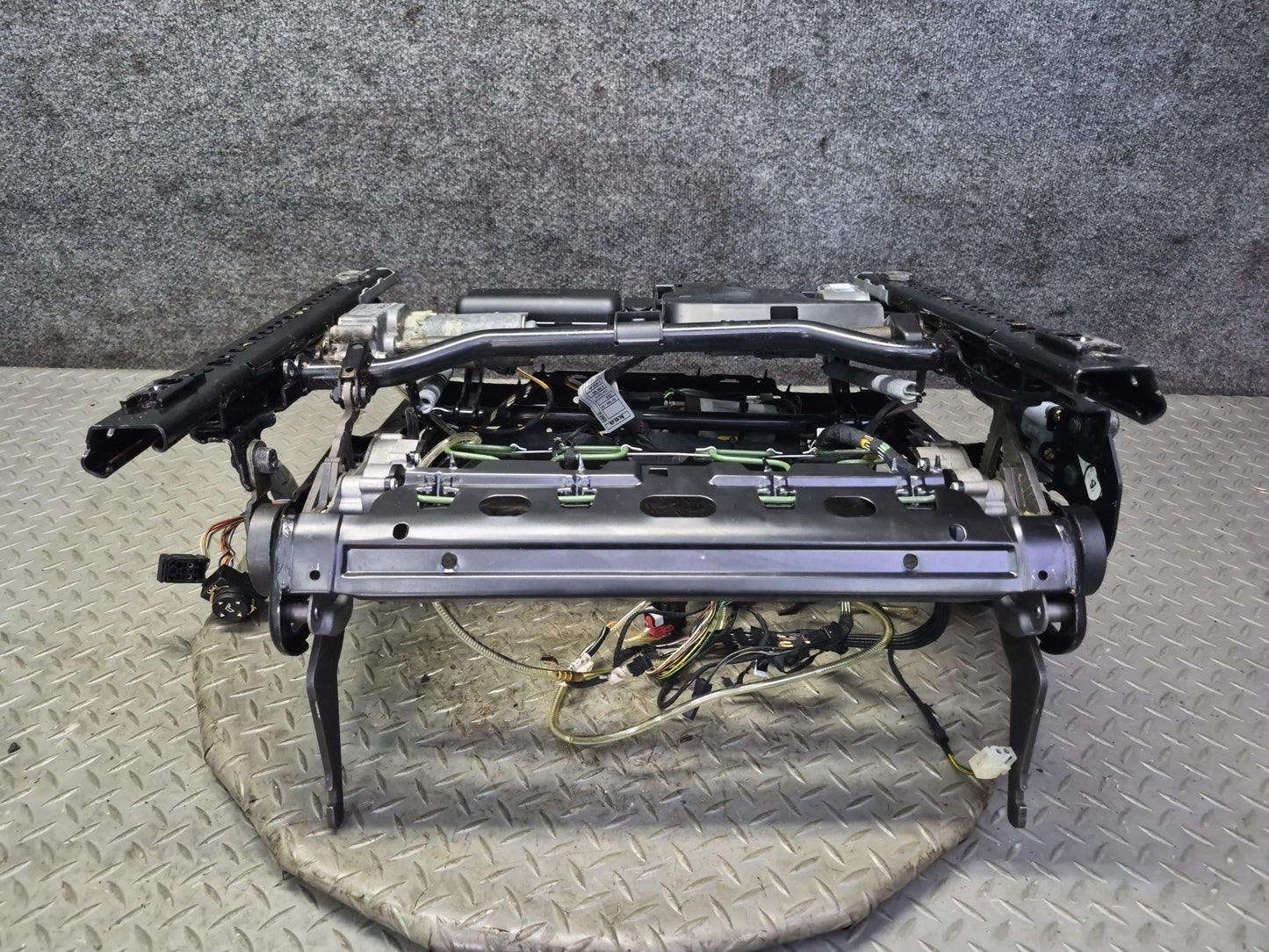 97-03 BMW E39 540i Front Right Seat Lower Frame Track Rail w Motor & Switch OEM