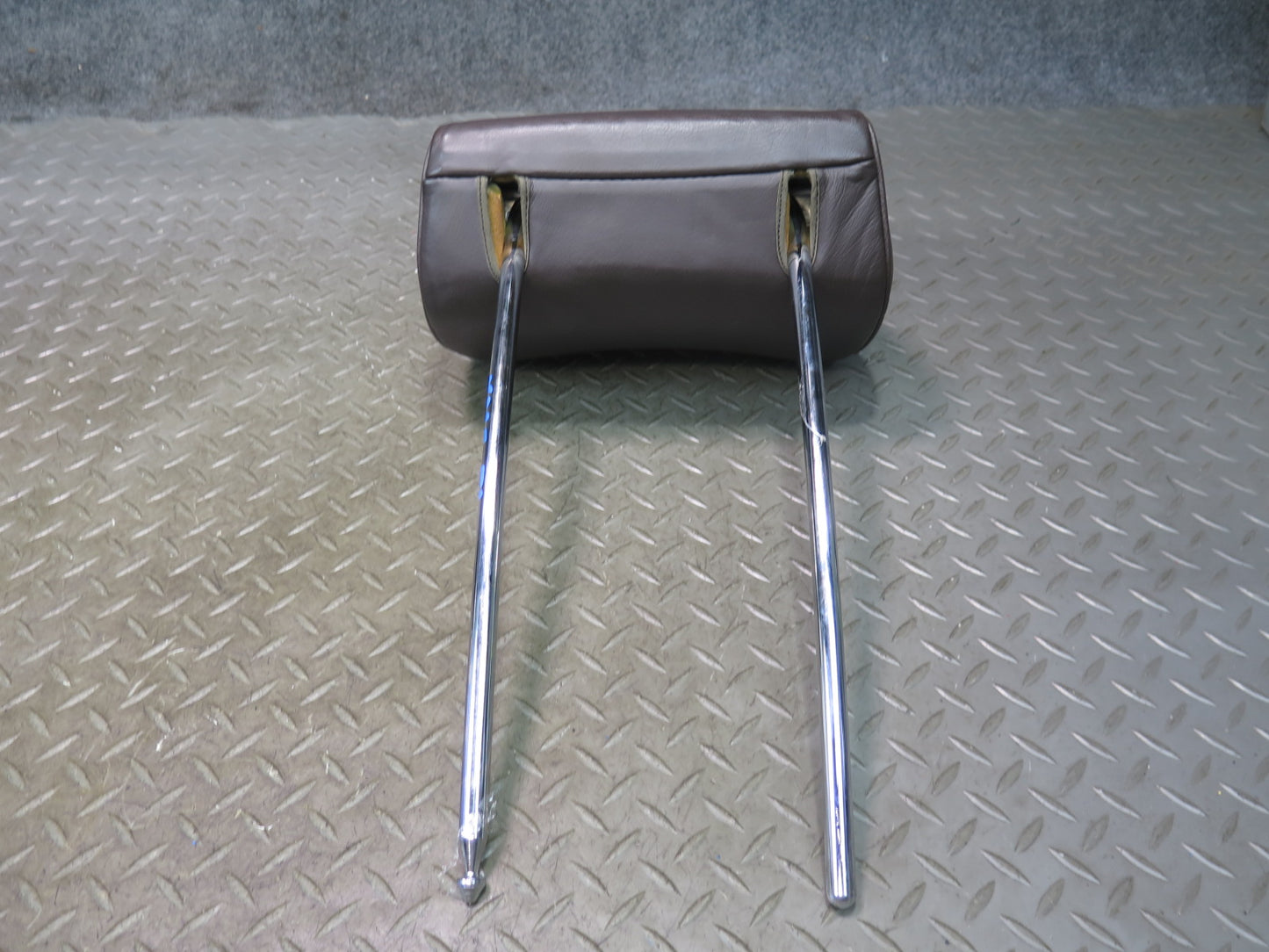 86-91 Mercedes W126 Set of 2 Front Left & Right Leather Headrest Brasil OEM