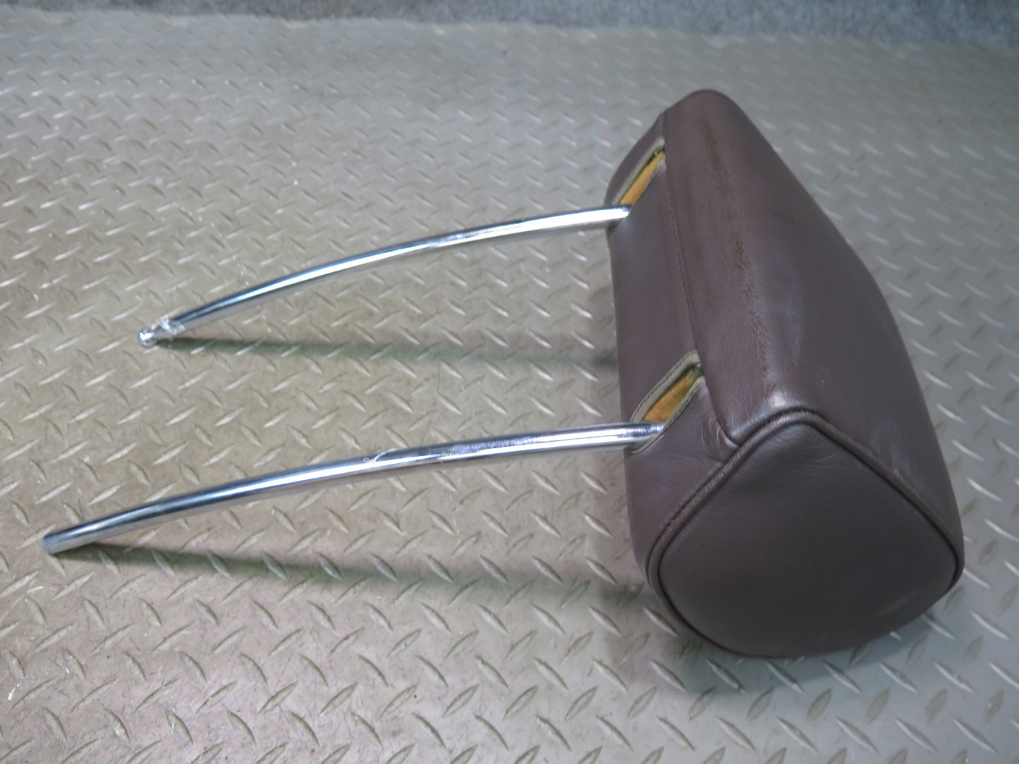 86-91 Mercedes W126 Set of 2 Front Left & Right Leather Headrest Brasil OEM