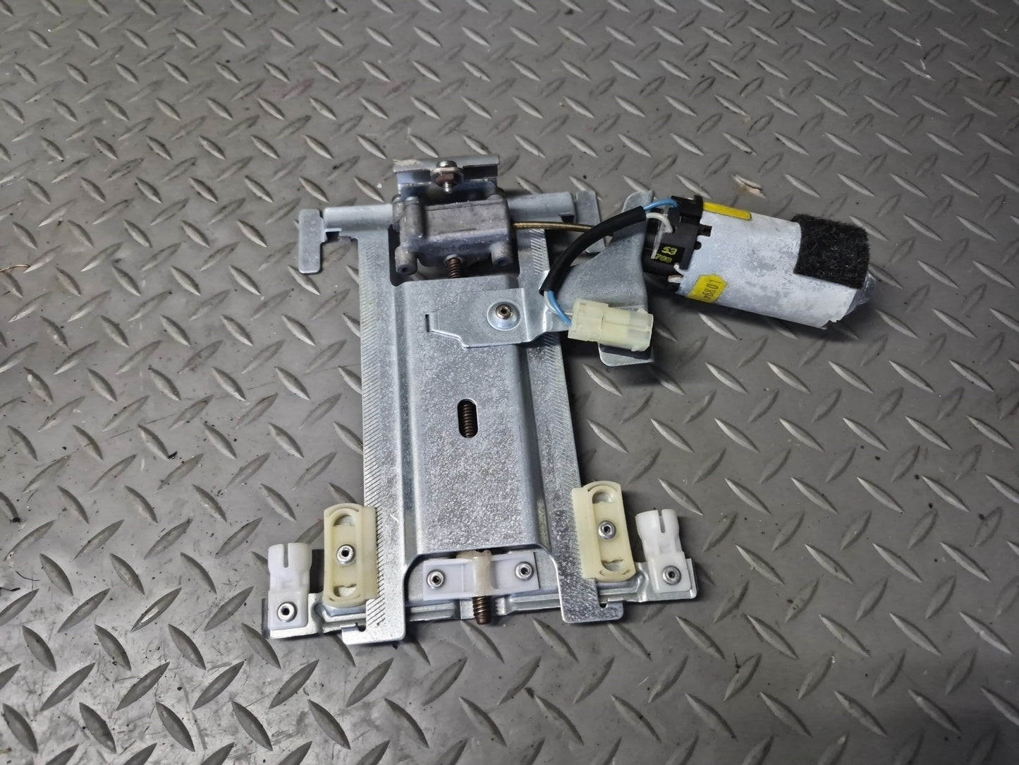 97-03 BMW E39 540i Front Right Seat Lower Frame Track Rail w Motor & Switch OEM