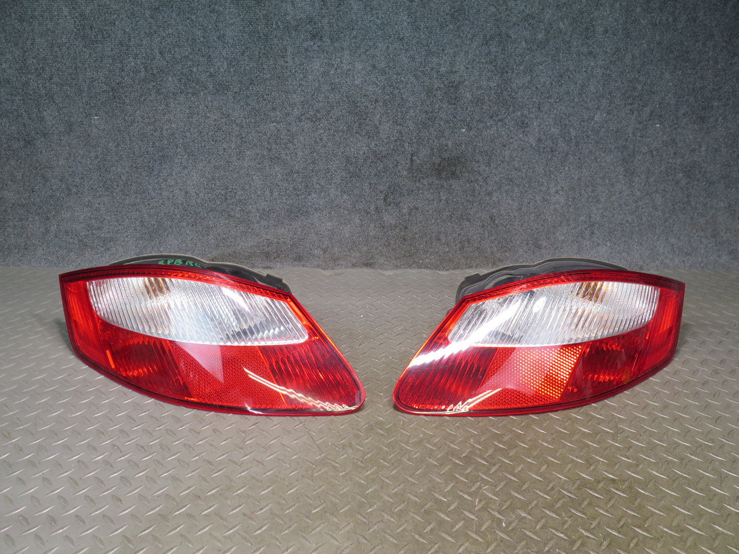 2005-2008 Porsche Boxster 987 Rear Left & Right Side Tail Light Lamp Set Damaged