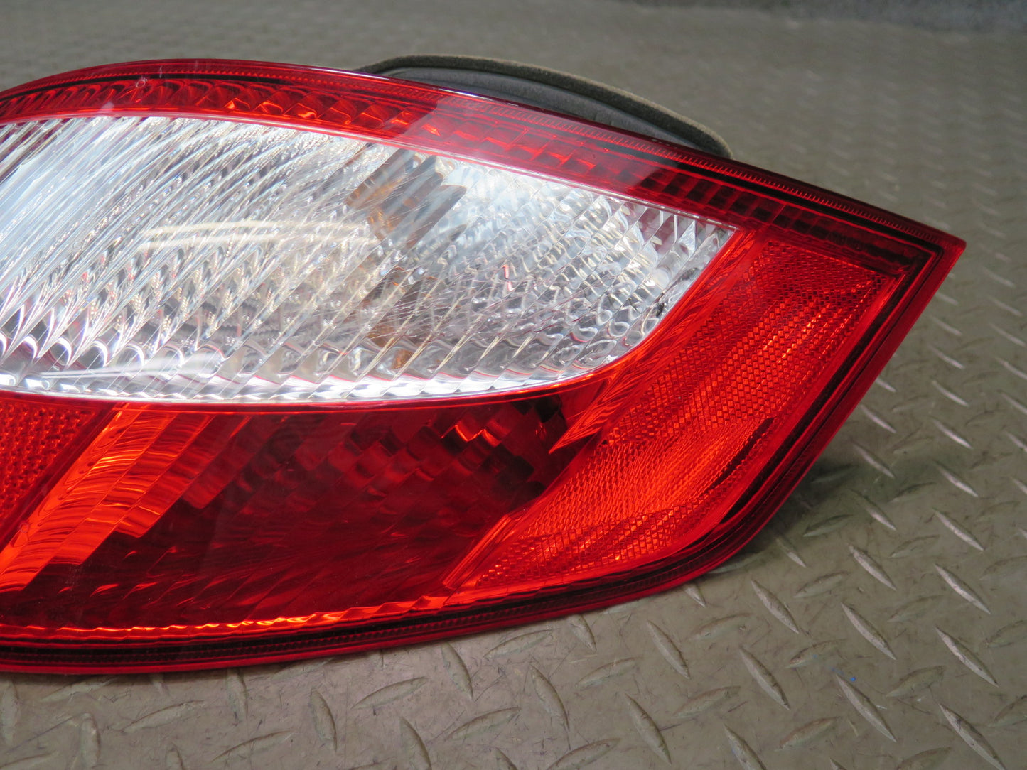 2005-2008 Porsche Boxster 987 Rear Left & Right Side Tail Light Lamp Set Damaged