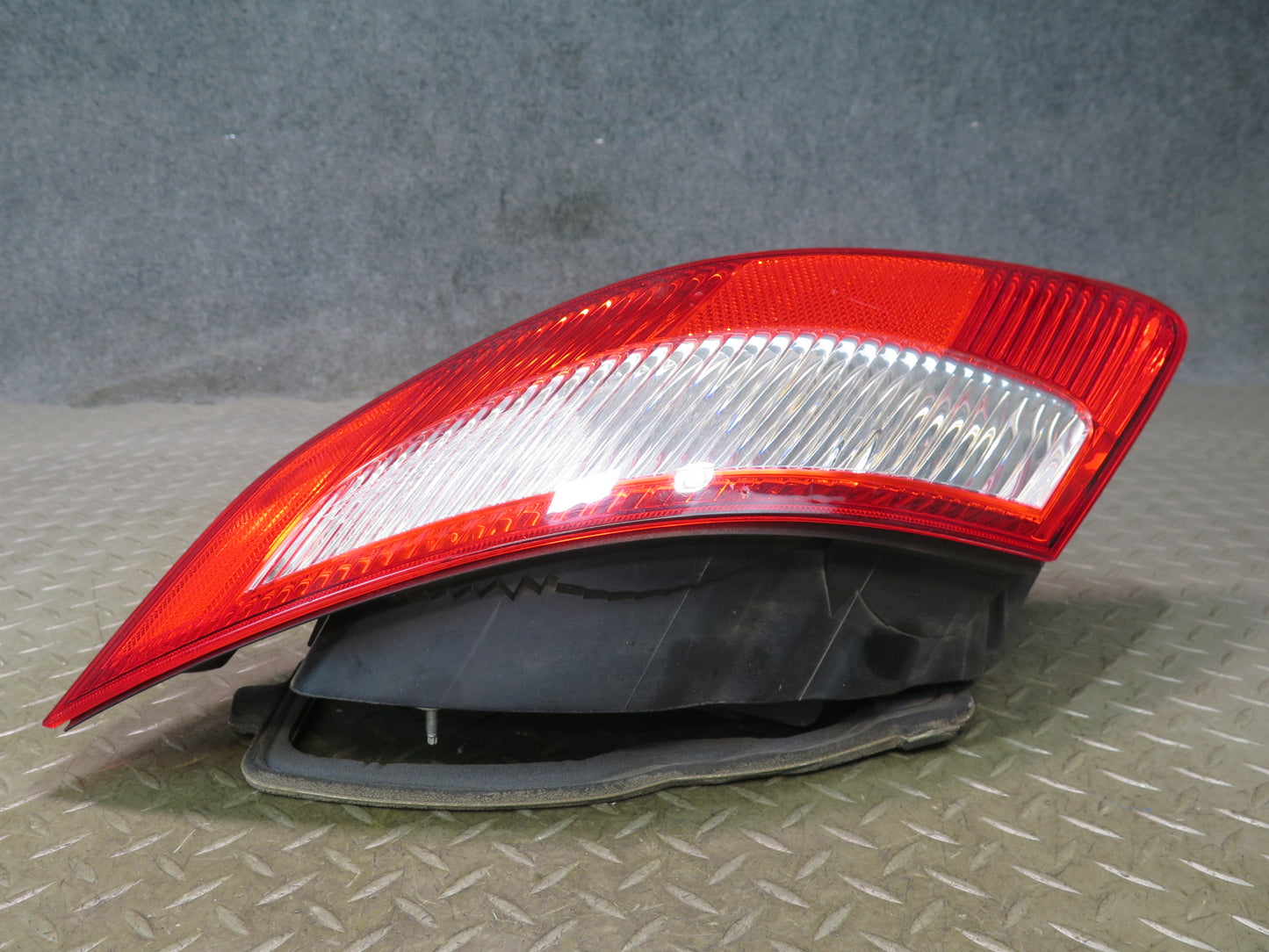 2005-2008 Porsche Boxster 987 Rear Left & Right Side Tail Light Lamp Set Damaged