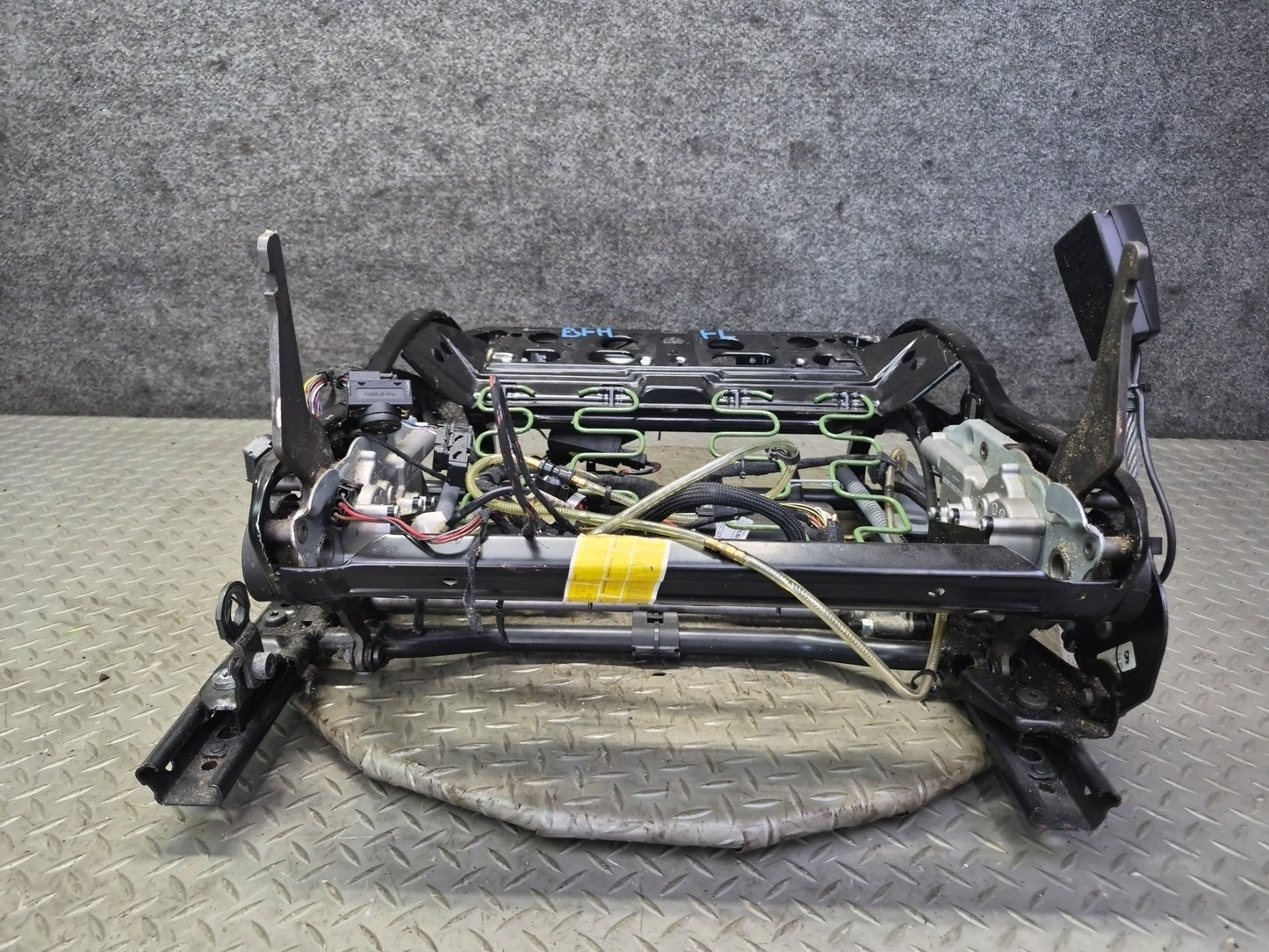 97-03 BMW E39 540i Front Left Seat Lower Frame Track Rail w Motor & Switch OEM