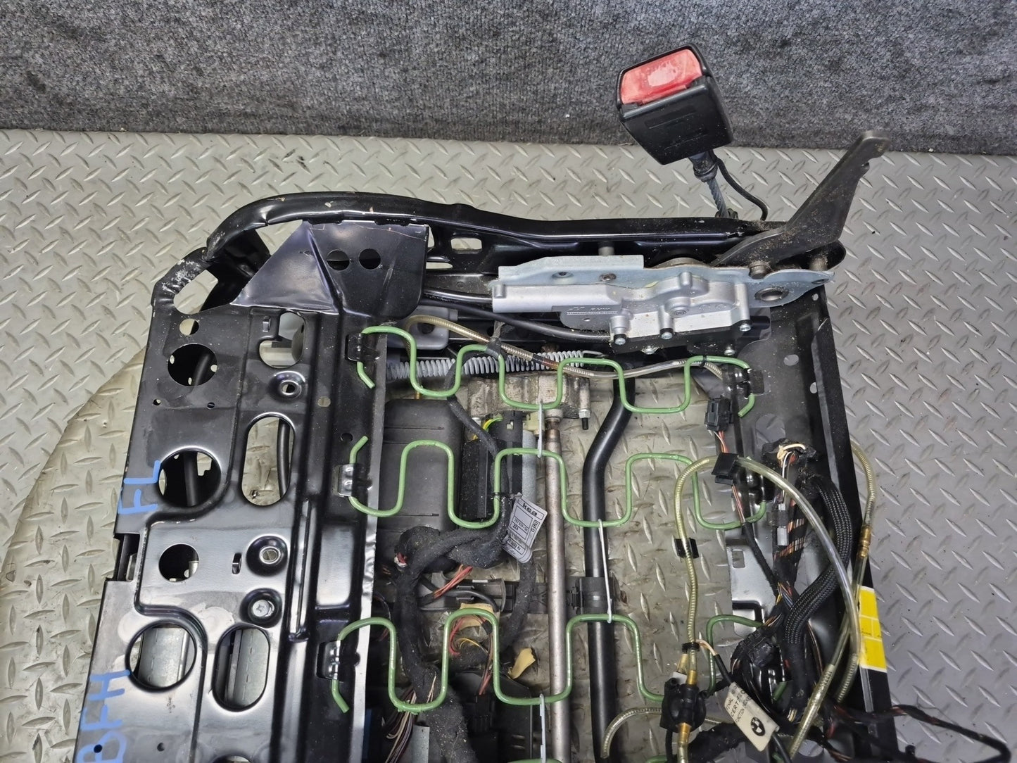 97-03 BMW E39 540i Front Left Seat Lower Frame Track Rail w Motor & Switch OEM