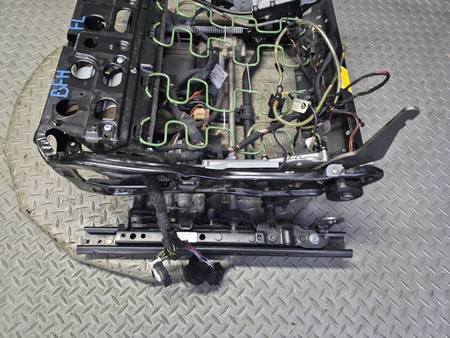 97-03 BMW E39 540i Front Left Seat Lower Frame Track Rail w Motor & Switch OEM
