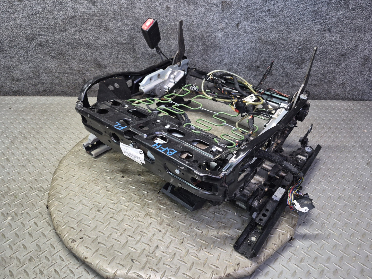 97-03 BMW E39 540i Front Left Seat Lower Frame Track Rail w Motor & Switch OEM