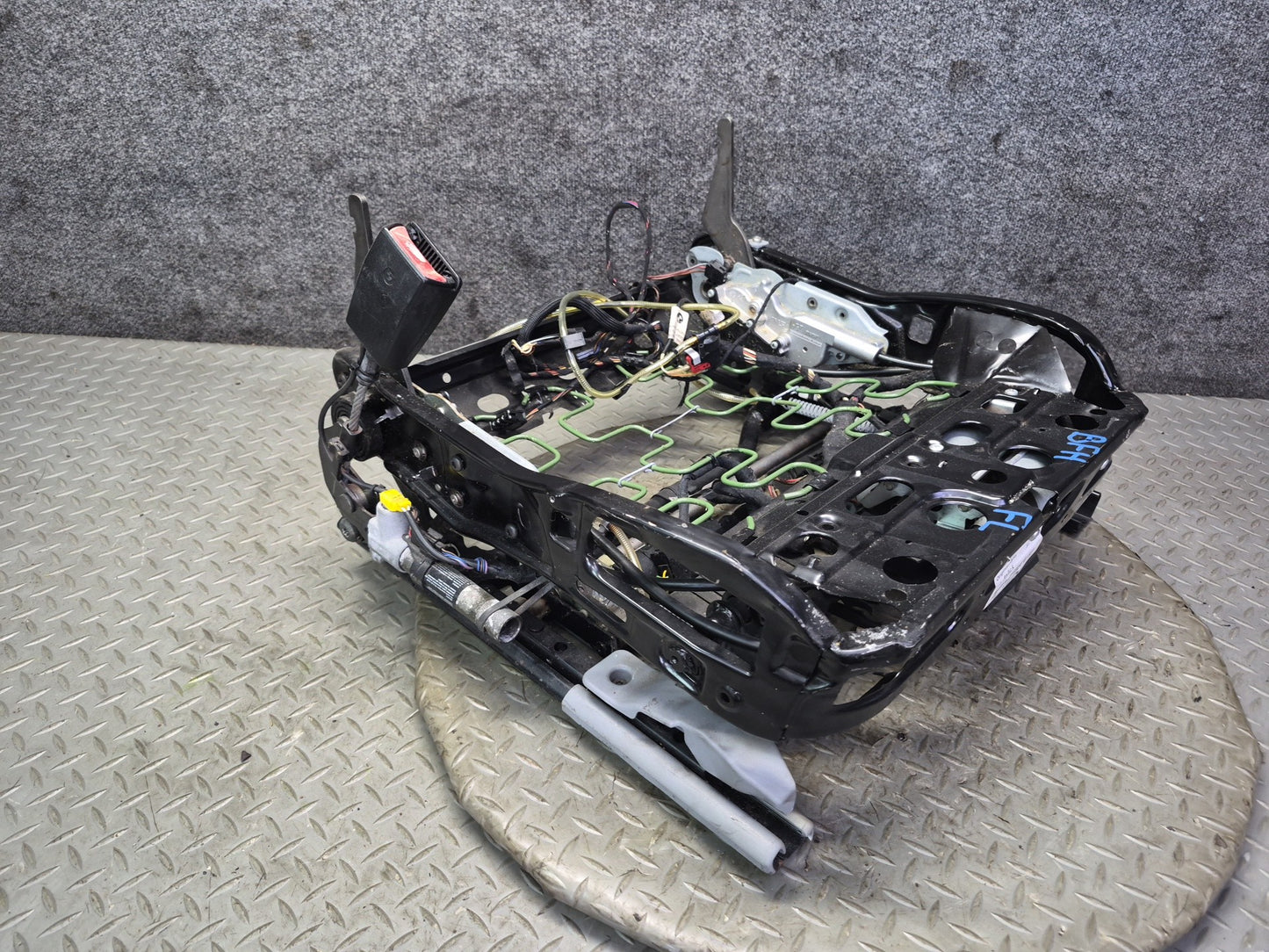 97-03 BMW E39 540i Front Left Seat Lower Frame Track Rail w Motor & Switch OEM