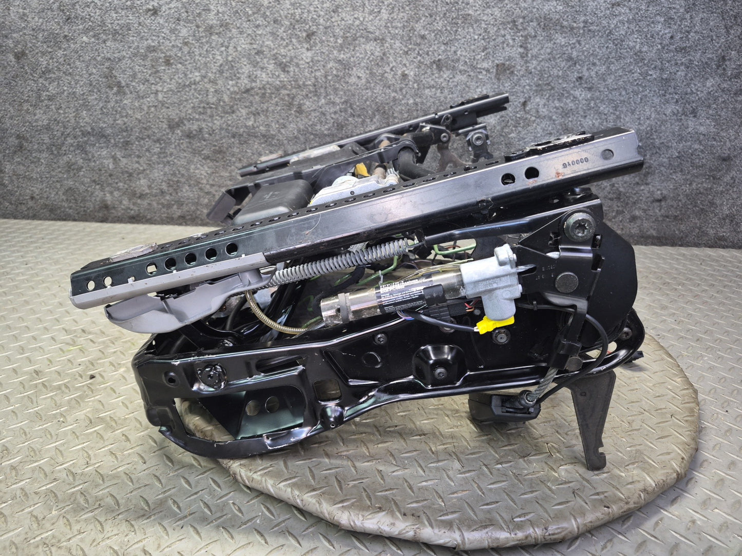 97-03 BMW E39 540i Front Left Seat Lower Frame Track Rail w Motor & Switch OEM