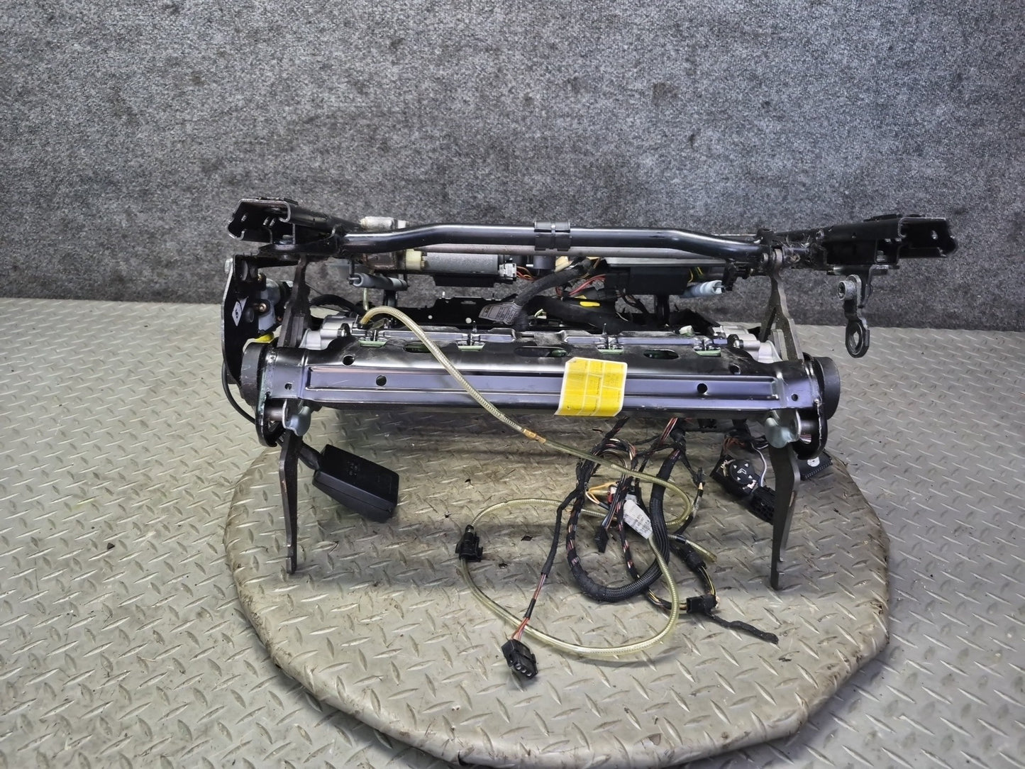 97-03 BMW E39 540i Front Left Seat Lower Frame Track Rail w Motor & Switch OEM