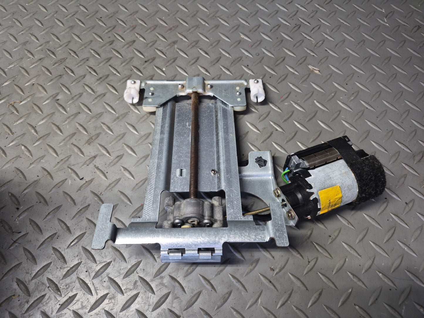 97-03 BMW E39 540i Front Left Seat Lower Frame Track Rail w Motor & Switch OEM