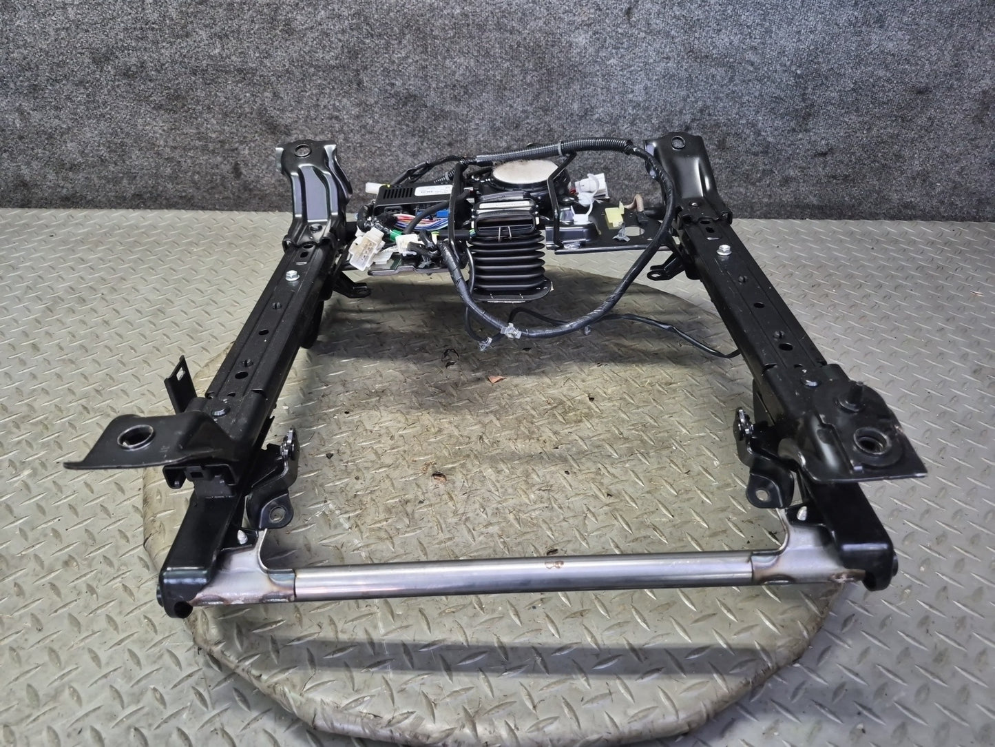 11-19 Nissan Z34 370Z Convertible Front Right Seat Frame Track Rail w Motor OEM