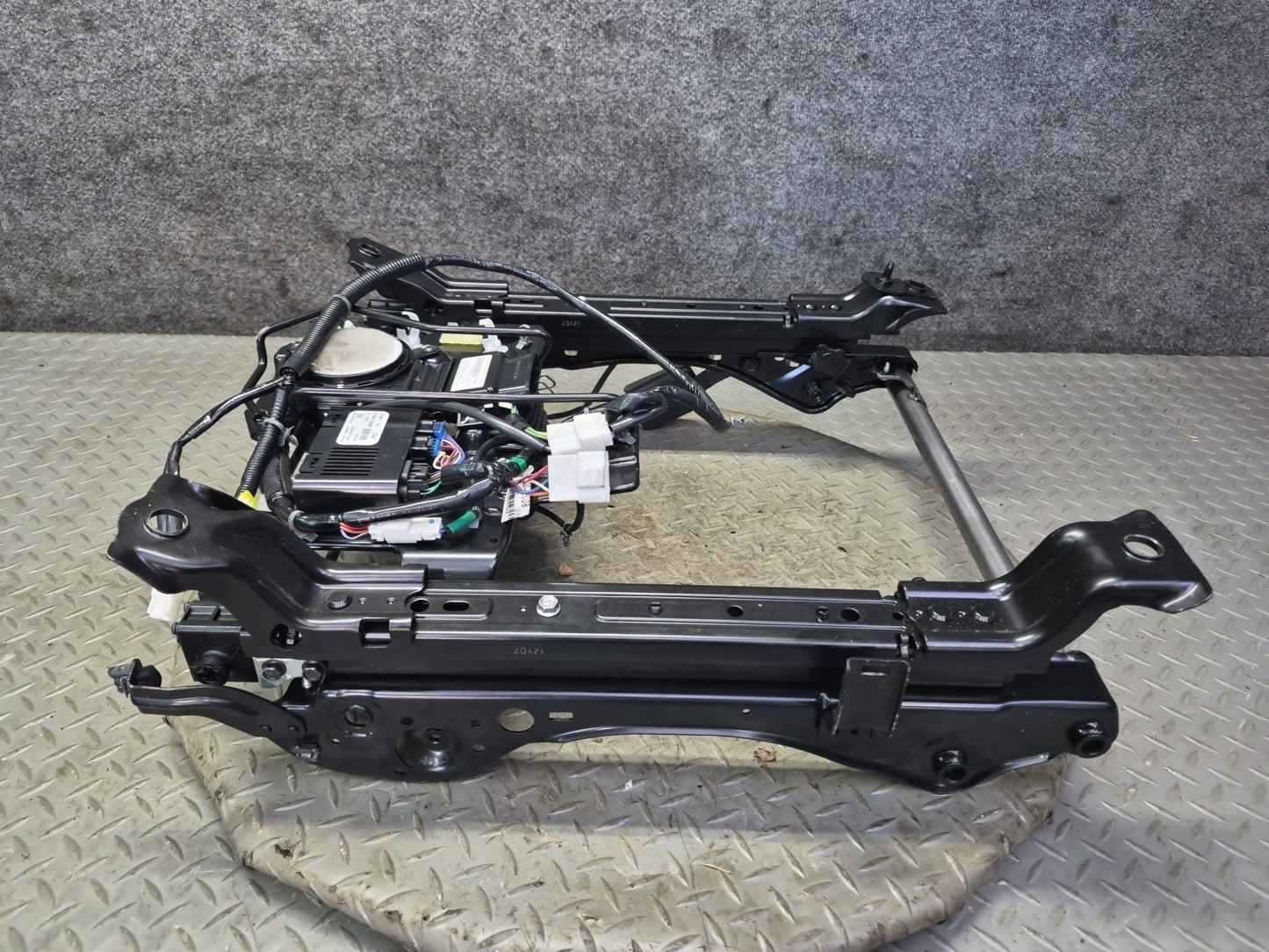 11-19 Nissan Z34 370Z Convertible Front Right Seat Frame Track Rail w Motor OEM