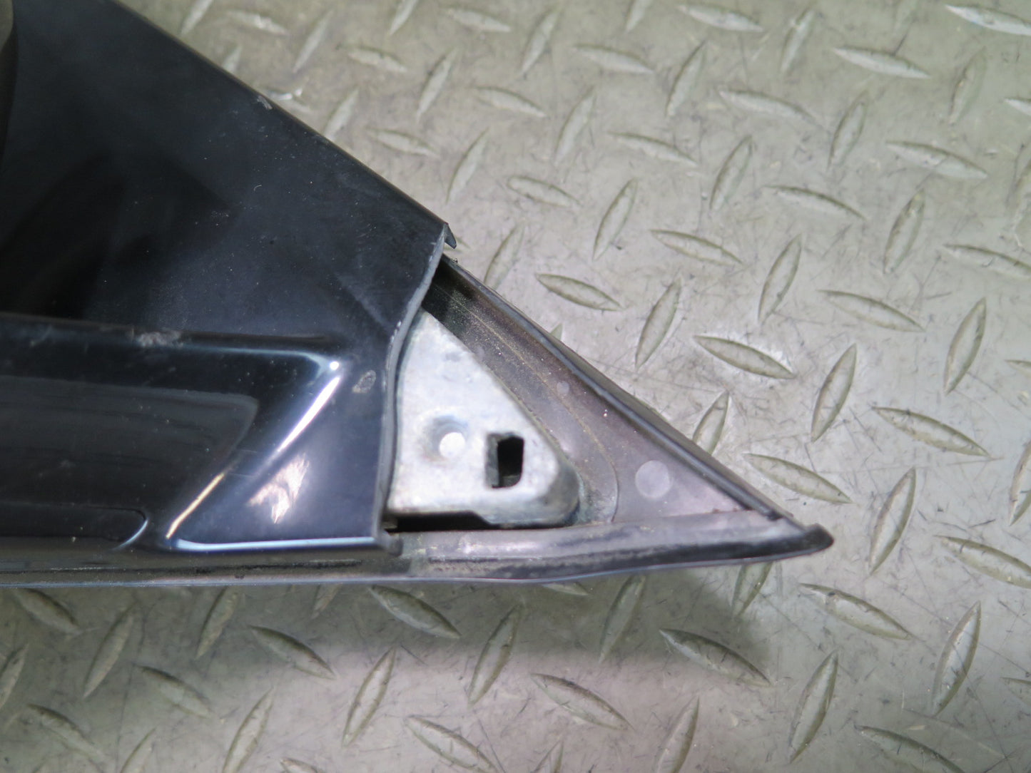 11-12 Infiniti QX56 Front Right Exterior Side View Mirror W/ Camera Defective