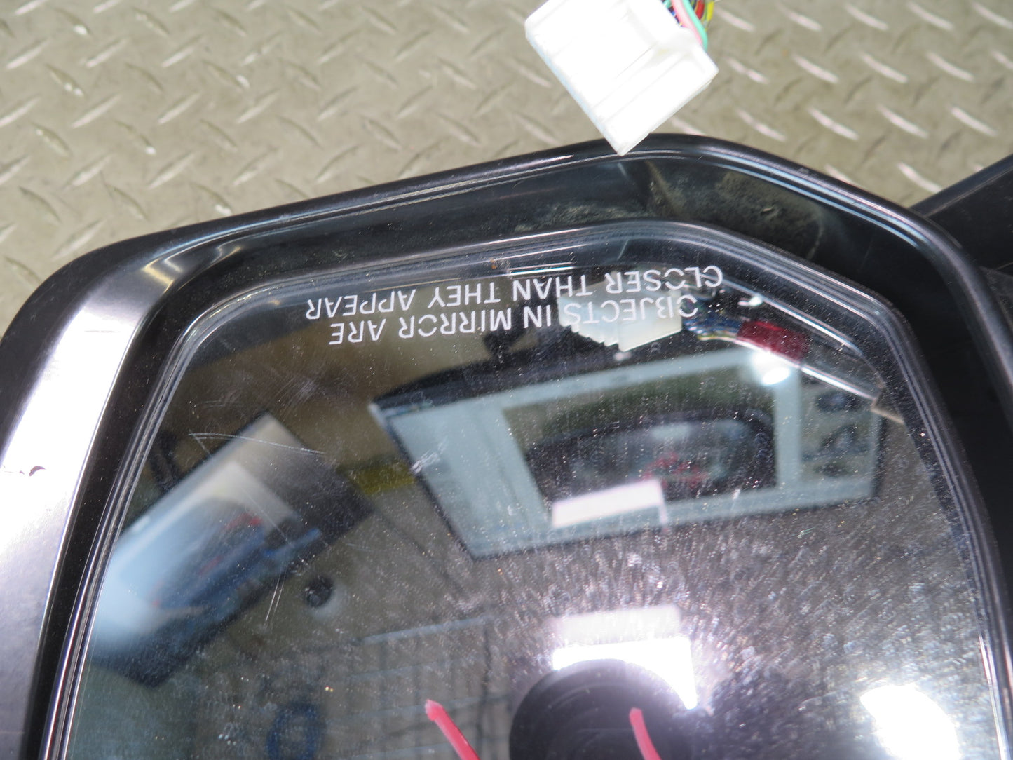 11-12 Infiniti QX56 Front Right Exterior Side View Mirror W/ Camera Defective