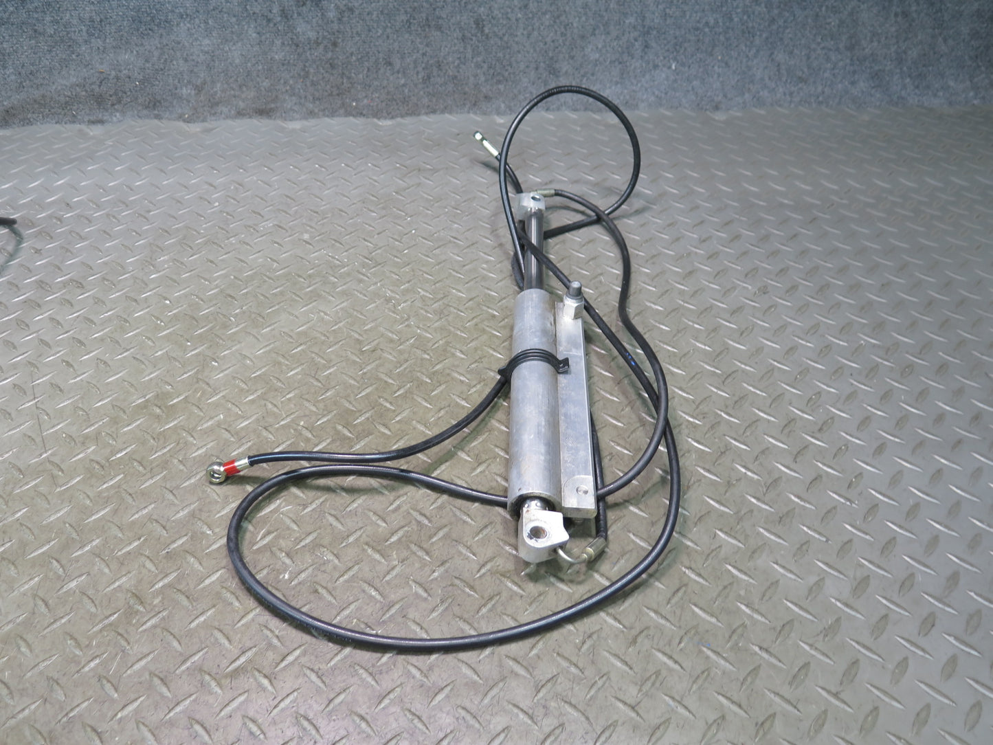 1999-2005 Porsche 911 996 Convertible TOP Roof Hydraulic Lift Cylinder Cable Set