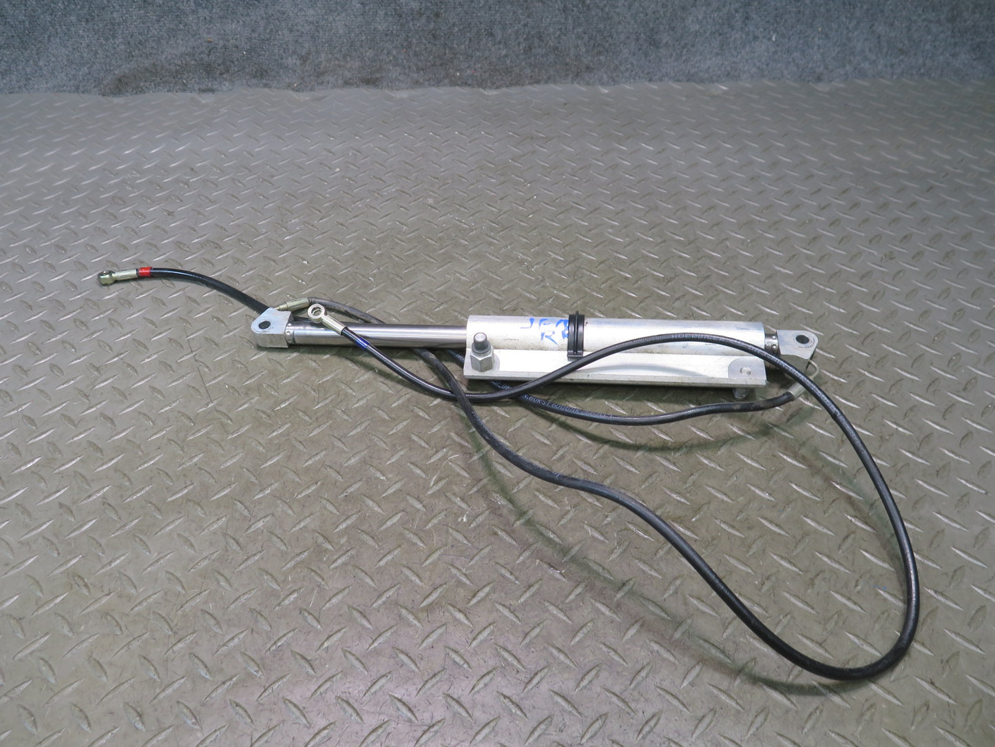 1999-2005 Porsche 911 996 Convertible TOP Roof Hydraulic Lift Cylinder Cable Set