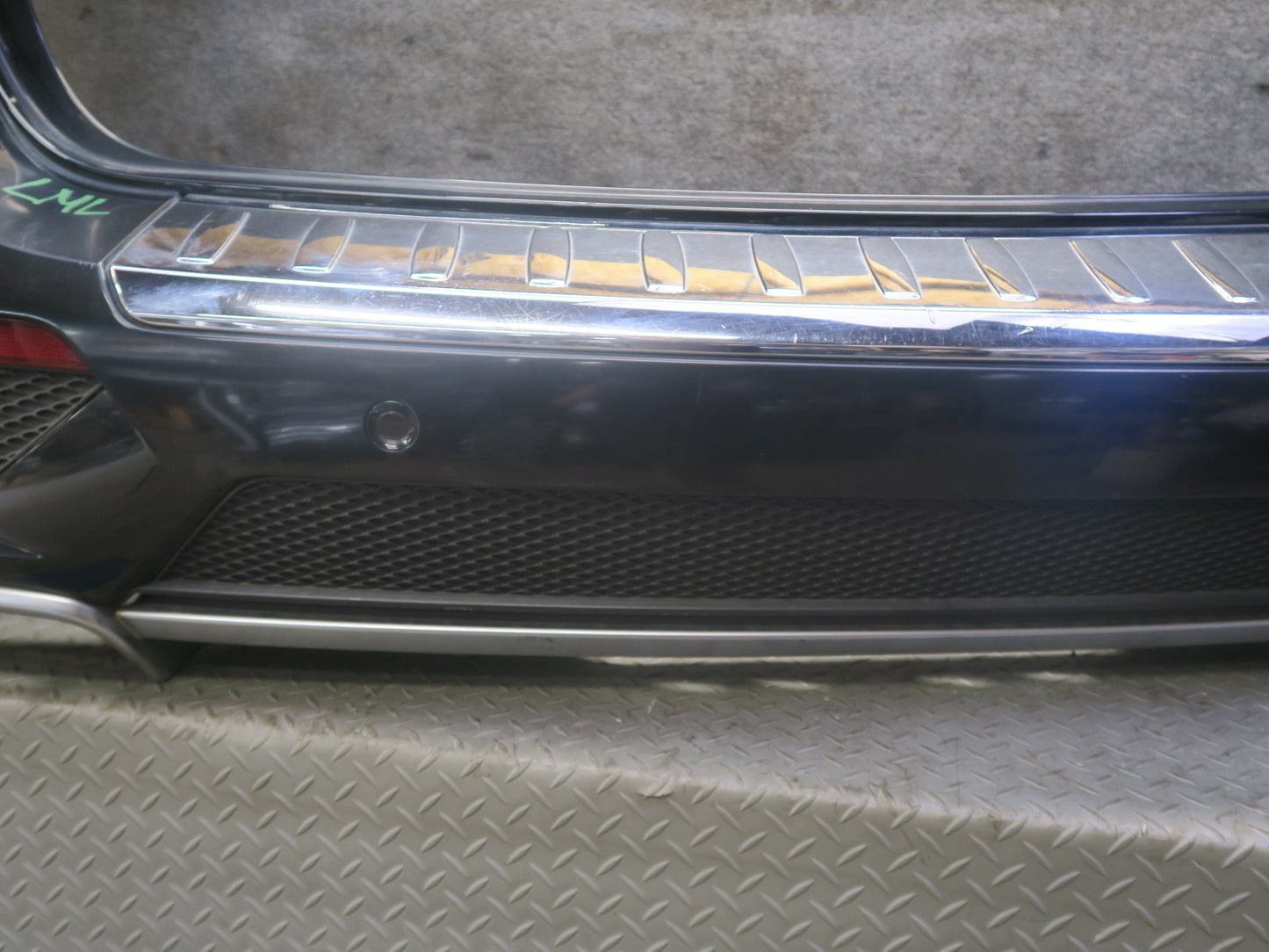 2012-2015 Mercedes W166 ML63 AMG Rear Bumper Cover Panel W/ PDC Black Damaged