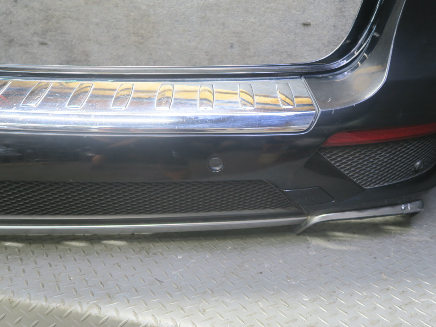 2012-2015 Mercedes W166 ML63 AMG Rear Bumper Cover Panel W/ PDC Black Damaged