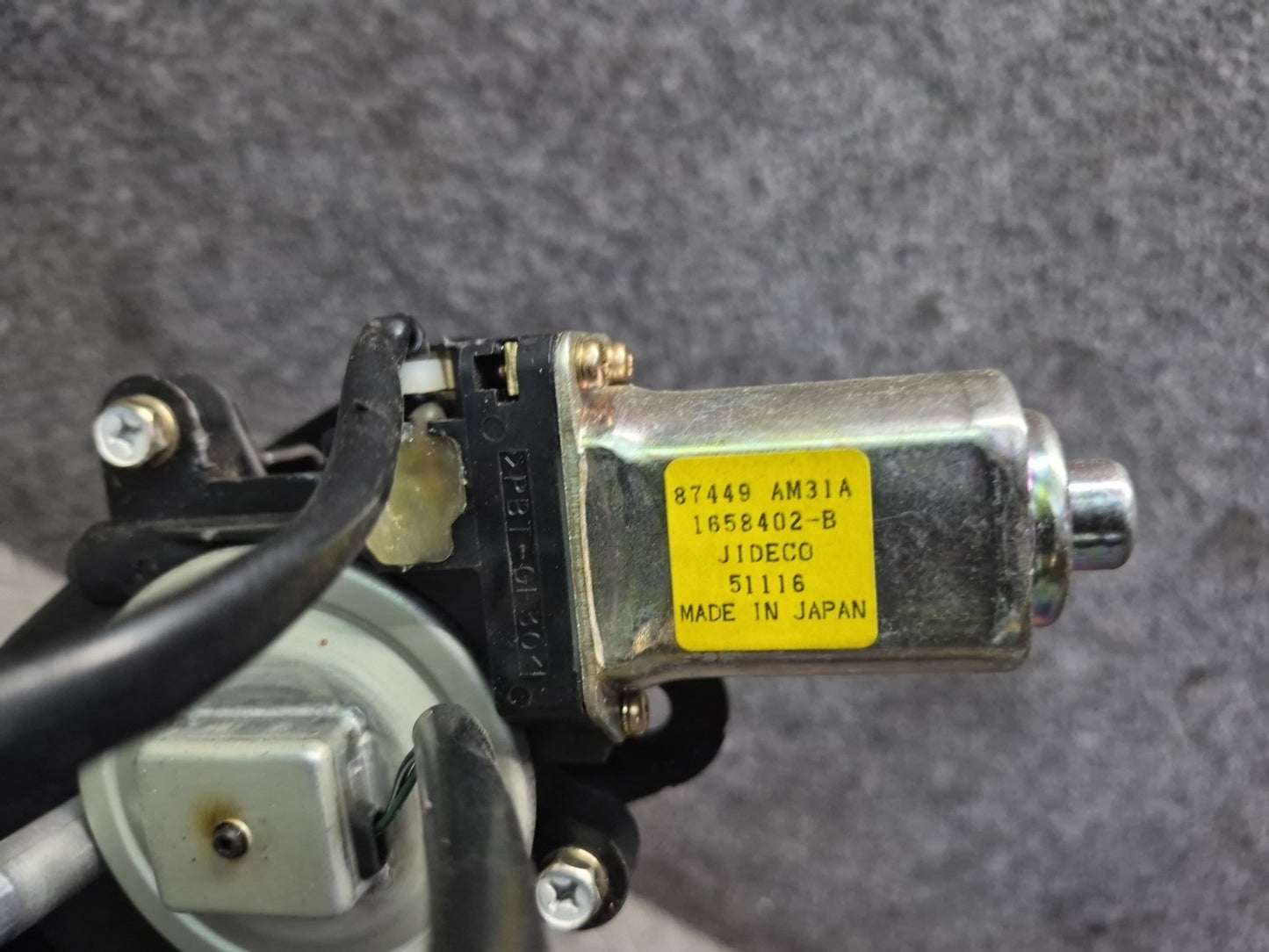 05-06 Nissan 350Z Z33 Convert Front Right Seat Lower Frame Track Rail Motor OEM